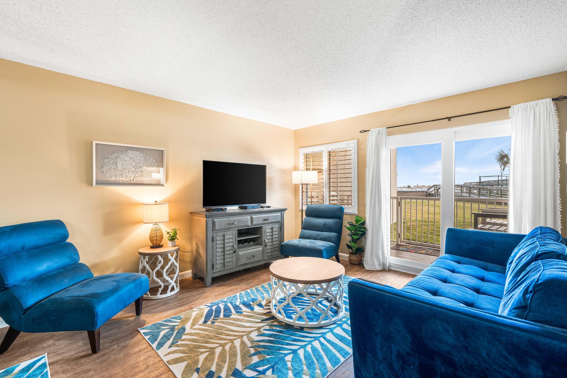 Holiday Surf and Racquet Unit 119 9