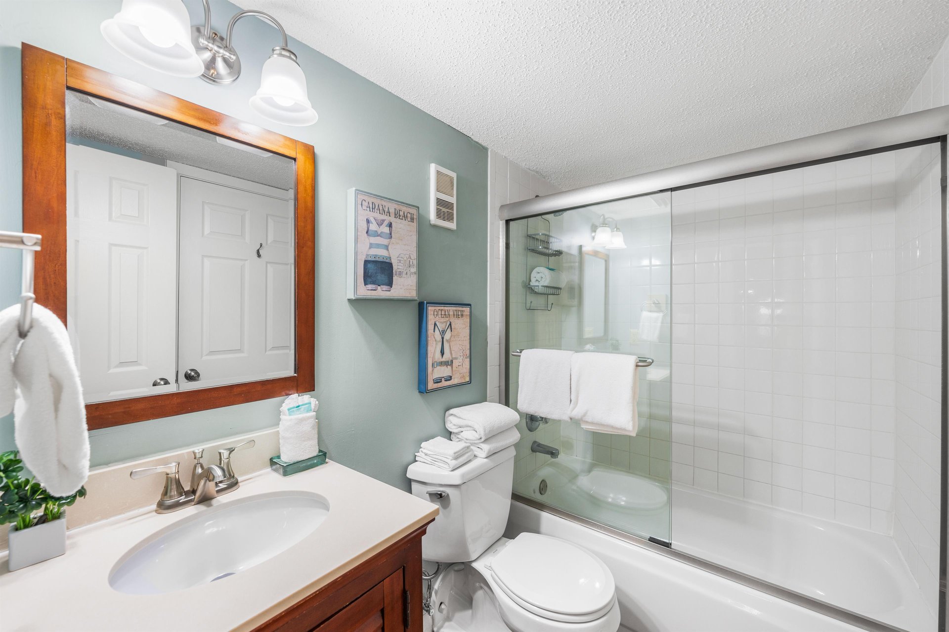 Holiday Surf and Racquet Unit 119 18