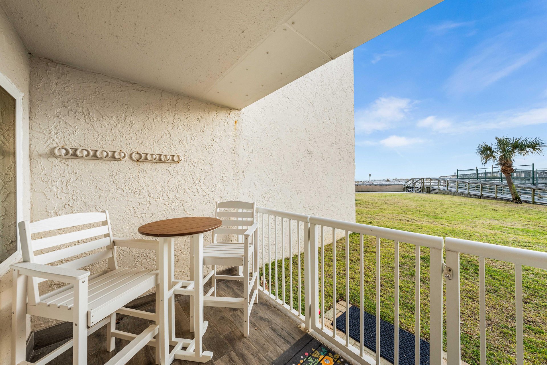 Holiday Surf and Racquet Unit 119 20