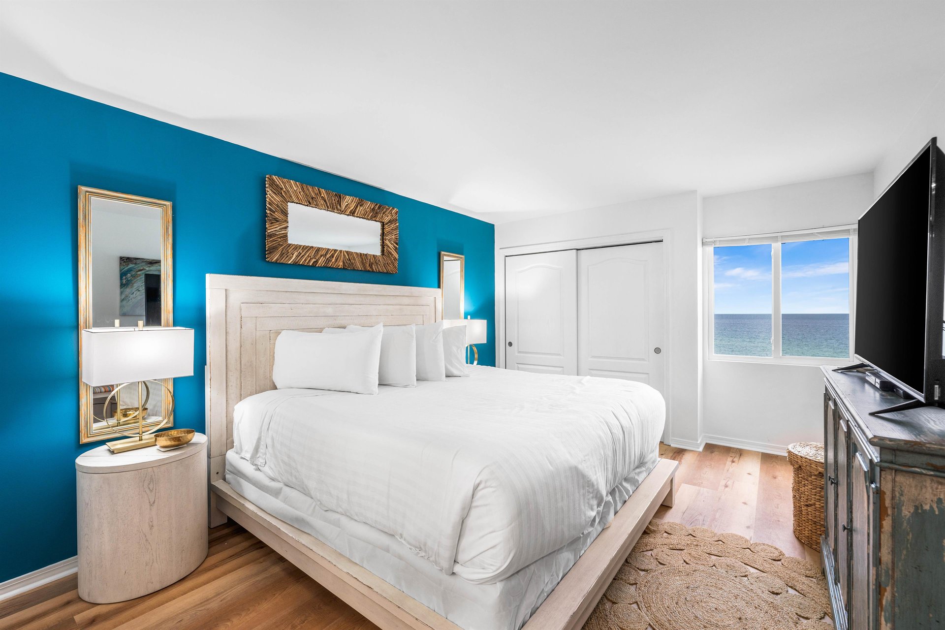 Holiday Surf and Racquet Unit 604 12