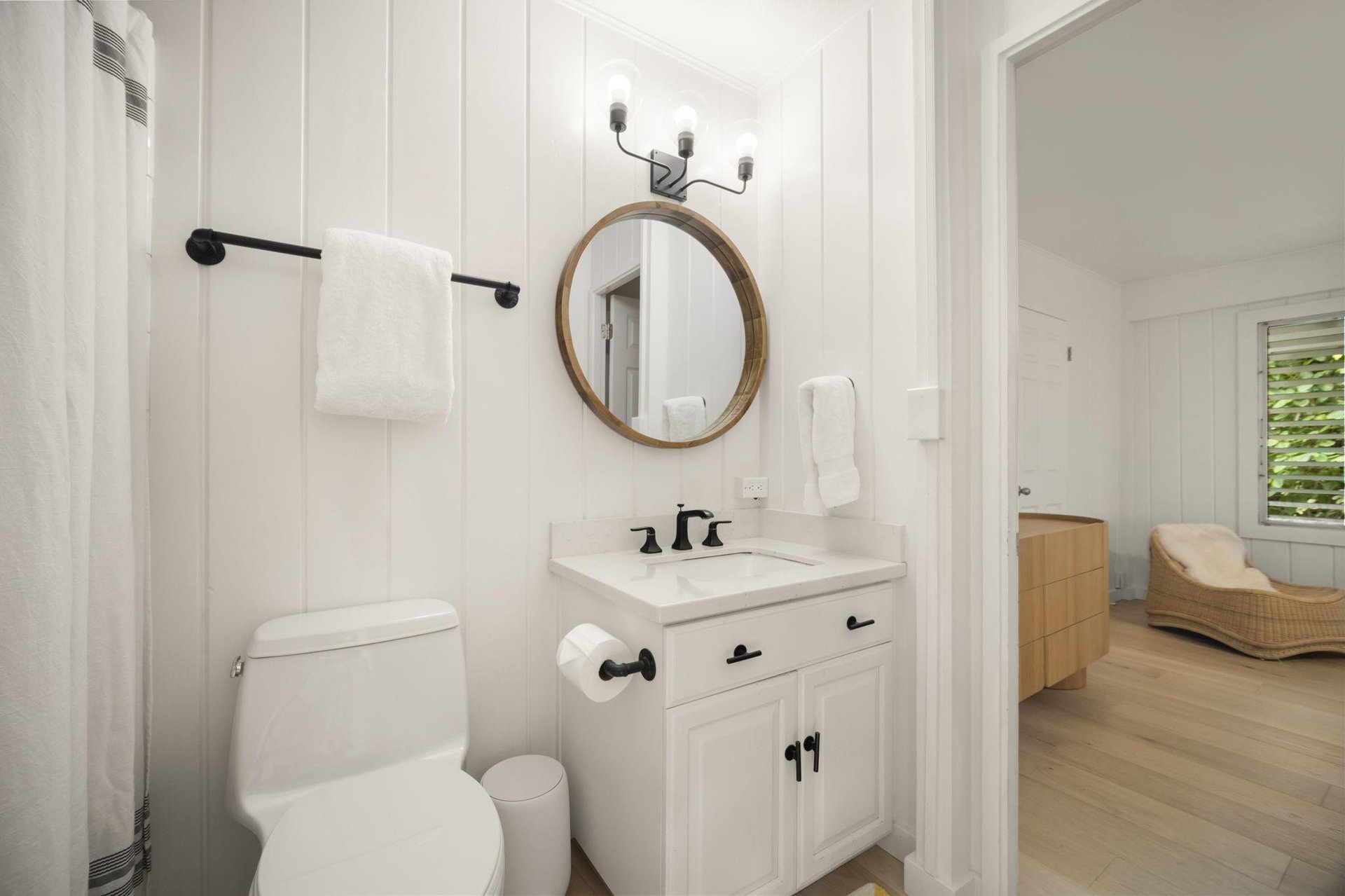 Full master bathroom