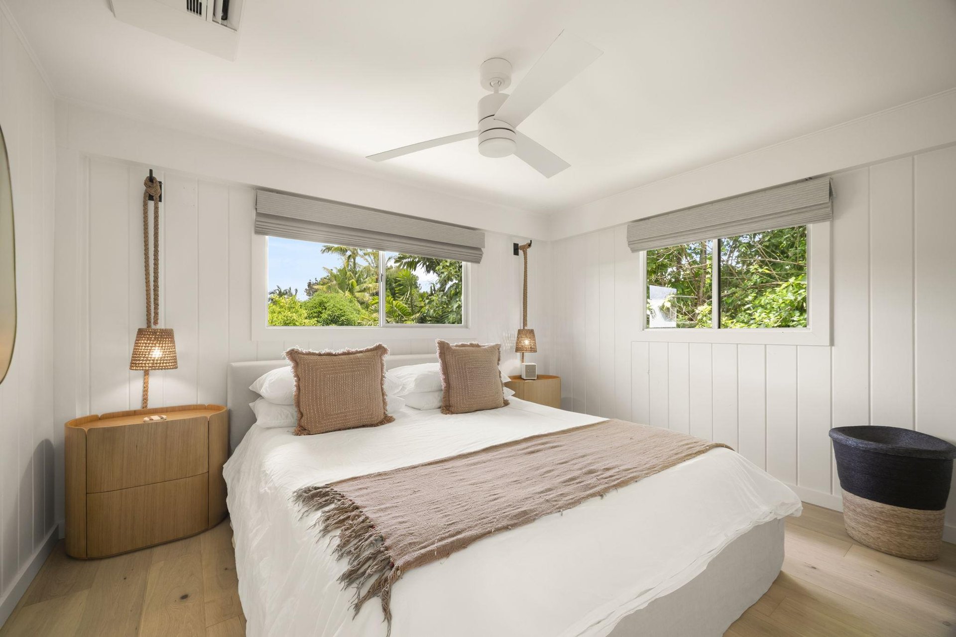 Guest room with Queen Bed