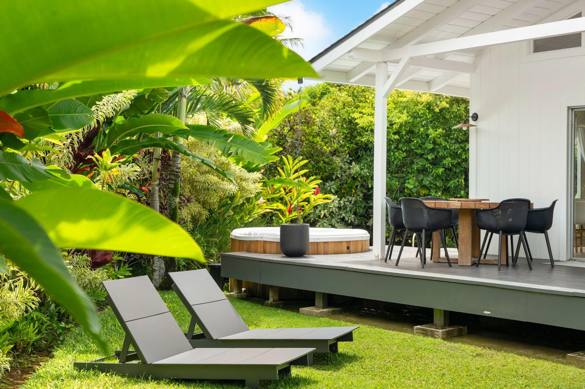 Loung chairs and hot tub