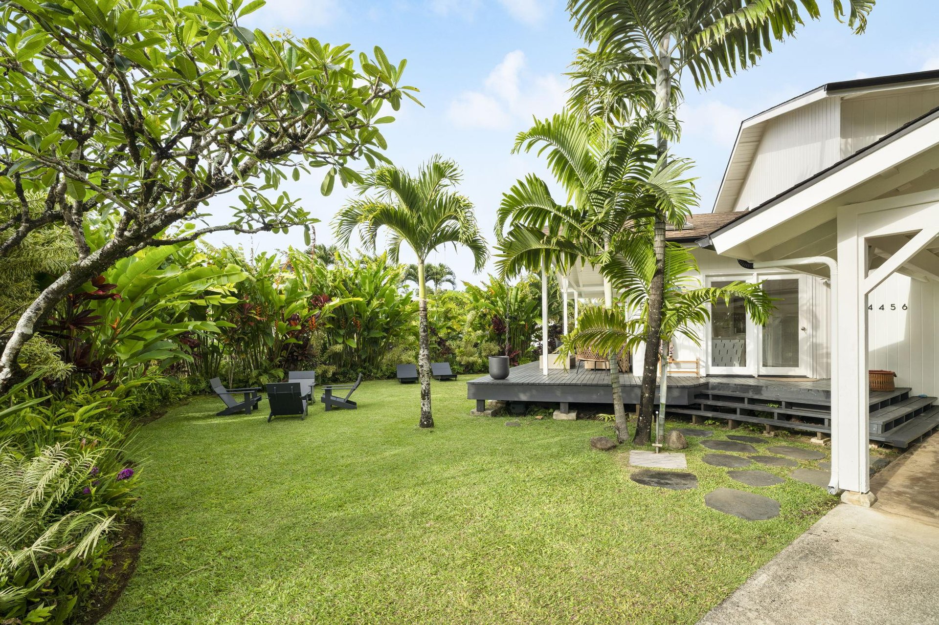 Front entrance of One Hanalei