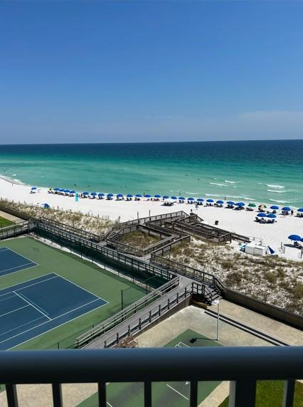 Holiday Surf and Racquet Unit 604 27