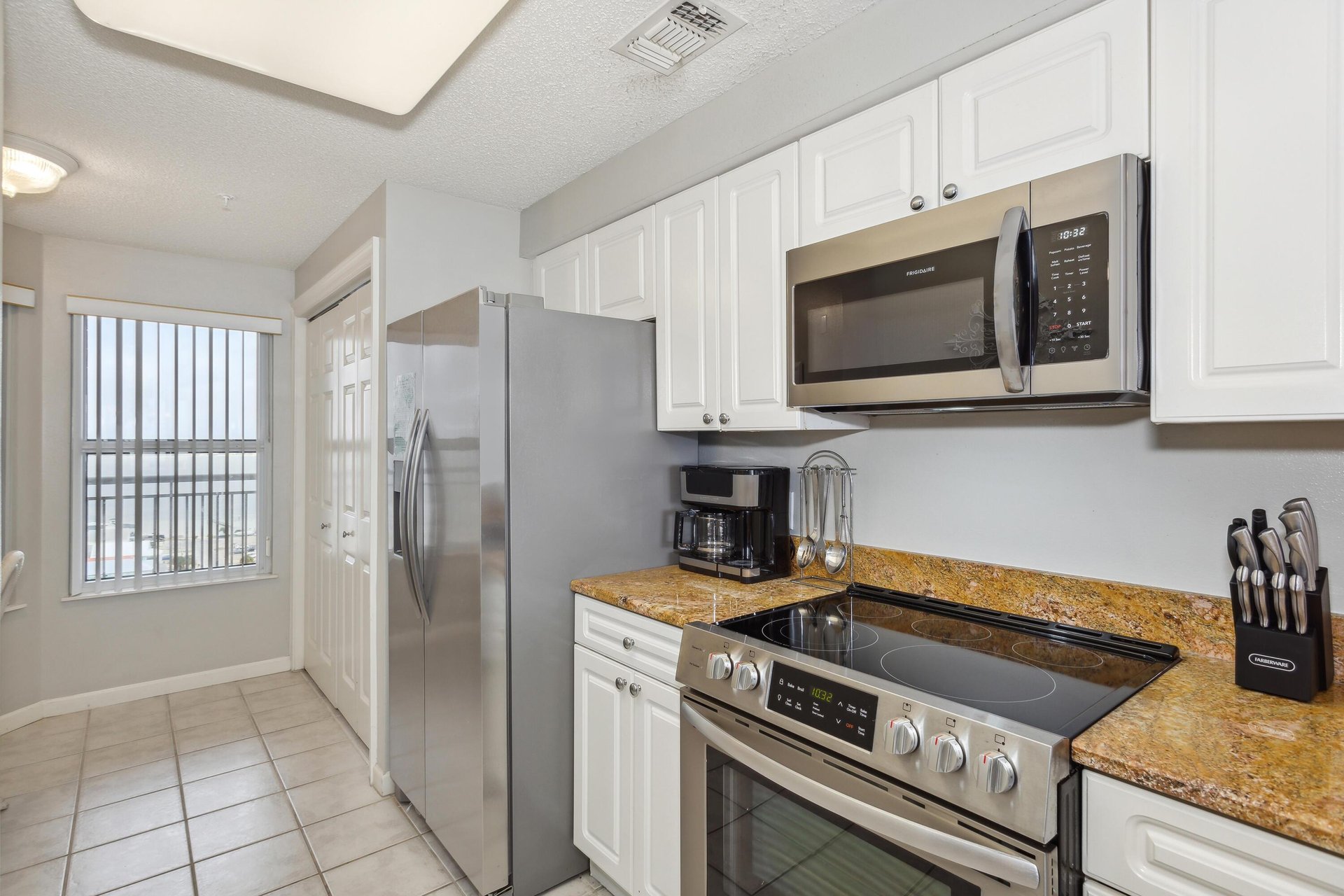 The Pearl of Navarre 1303  SeaGem 15