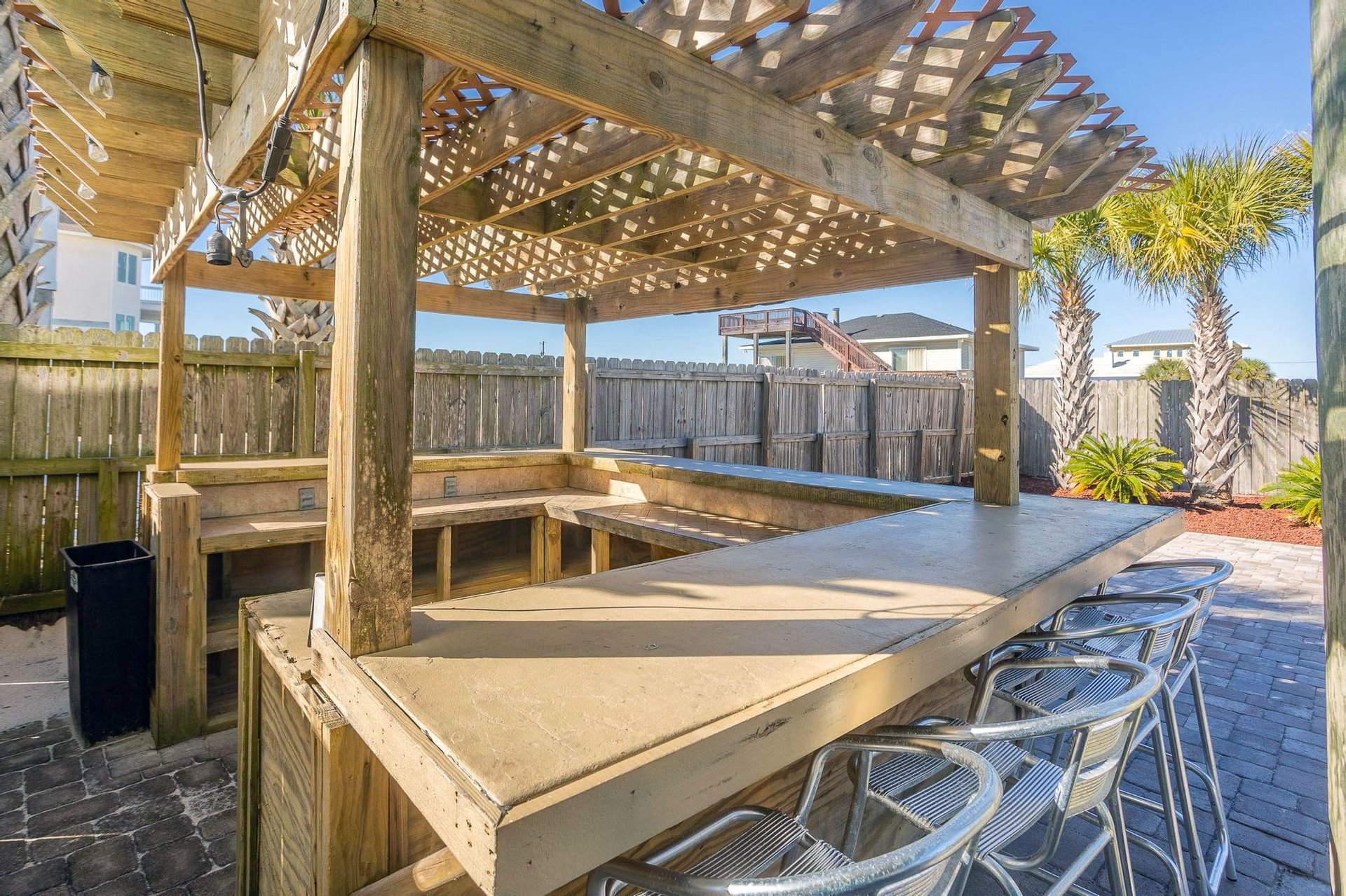 Ariola 1311  The Dolphin House 64