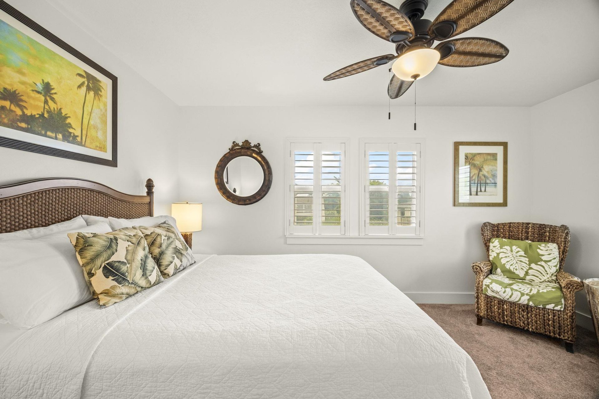 2nd guest room with a Queen Bed