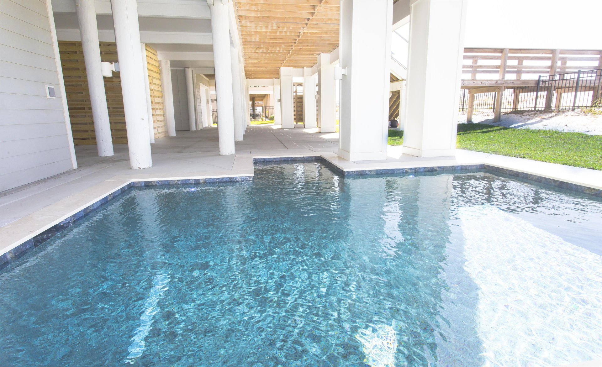 Ariola 906  Salty Kisses 5