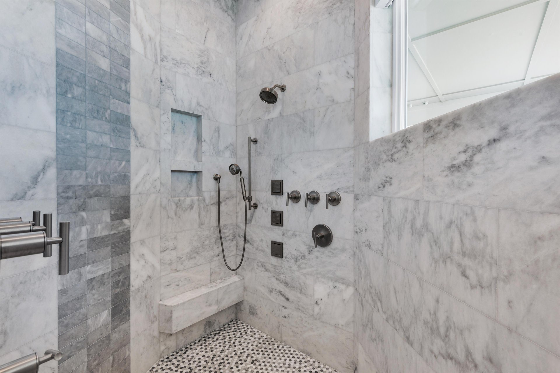 Ariola 906  Salty Kisses 24