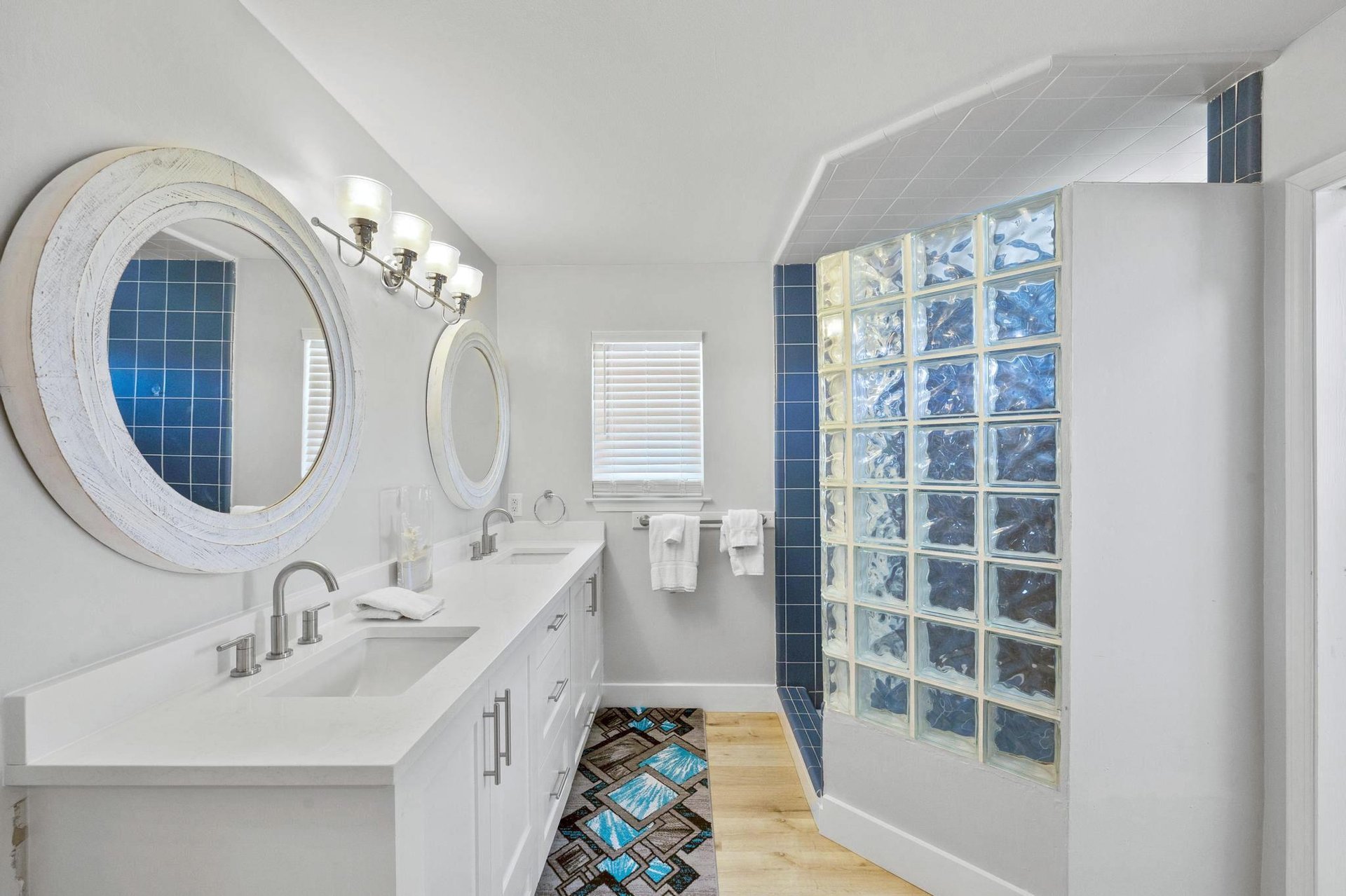 Ariola 1303  Seashell Chateau 6