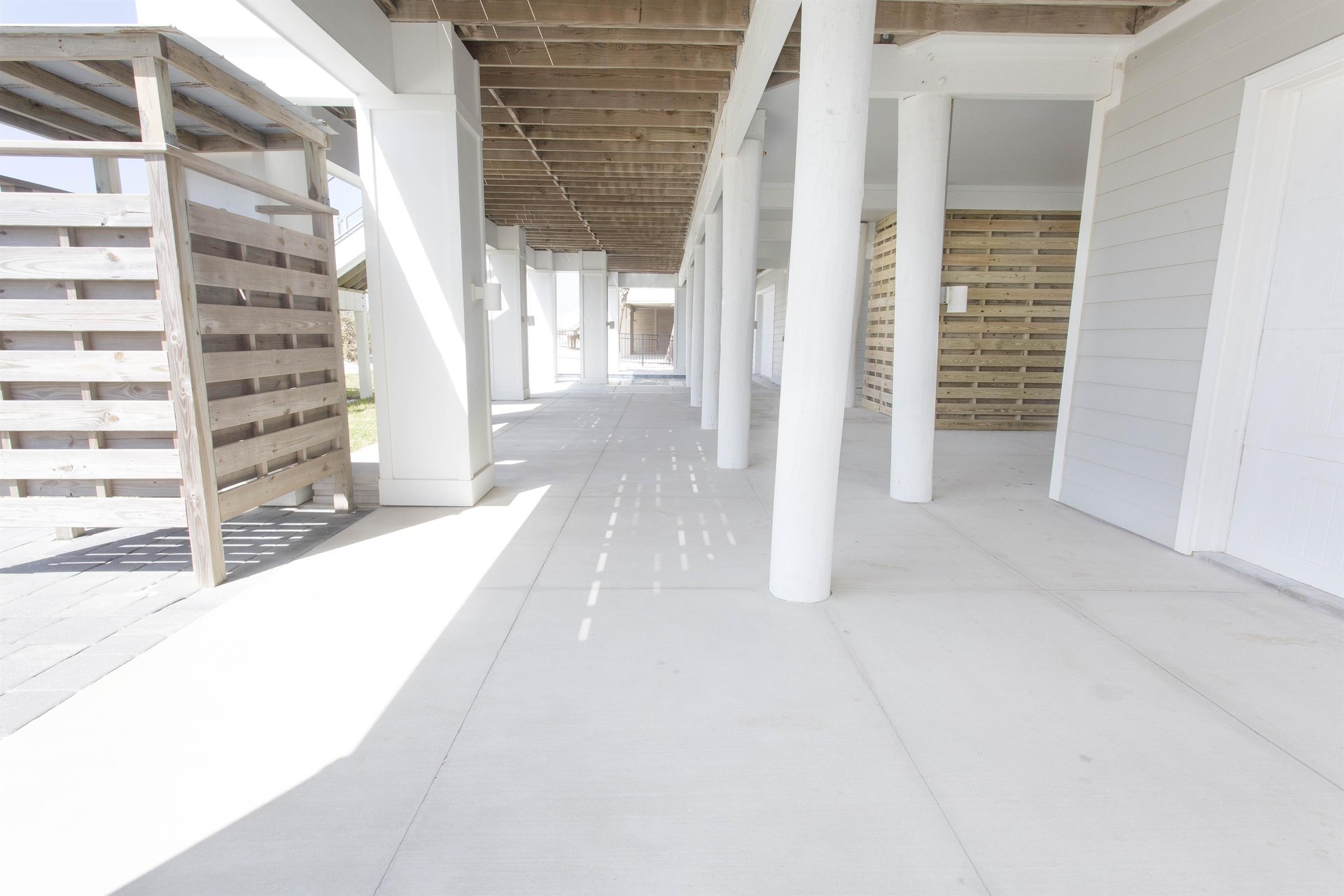 Ariola 906  Salty Kisses 47