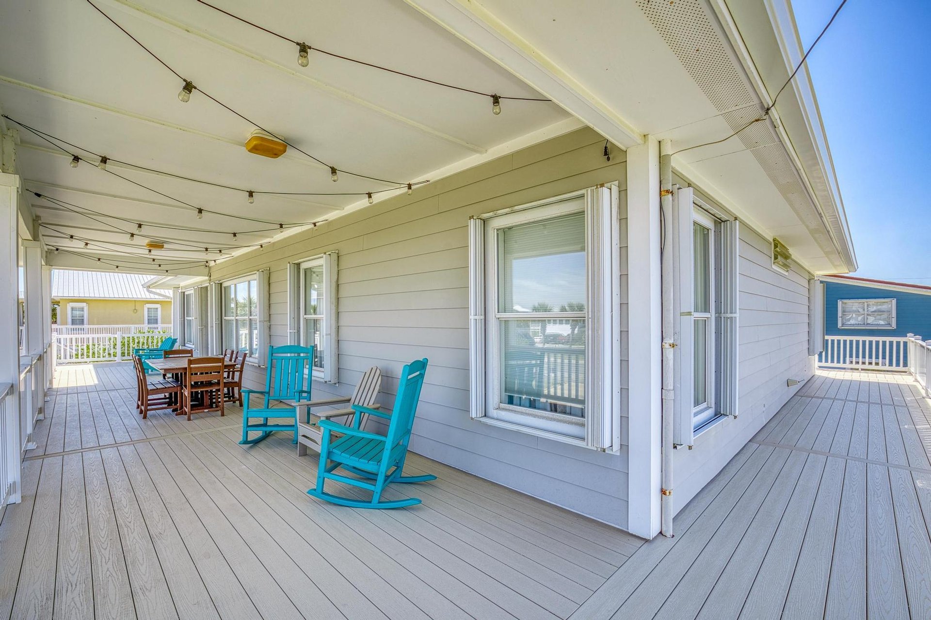 Via De Luna 1004  The Roost 4