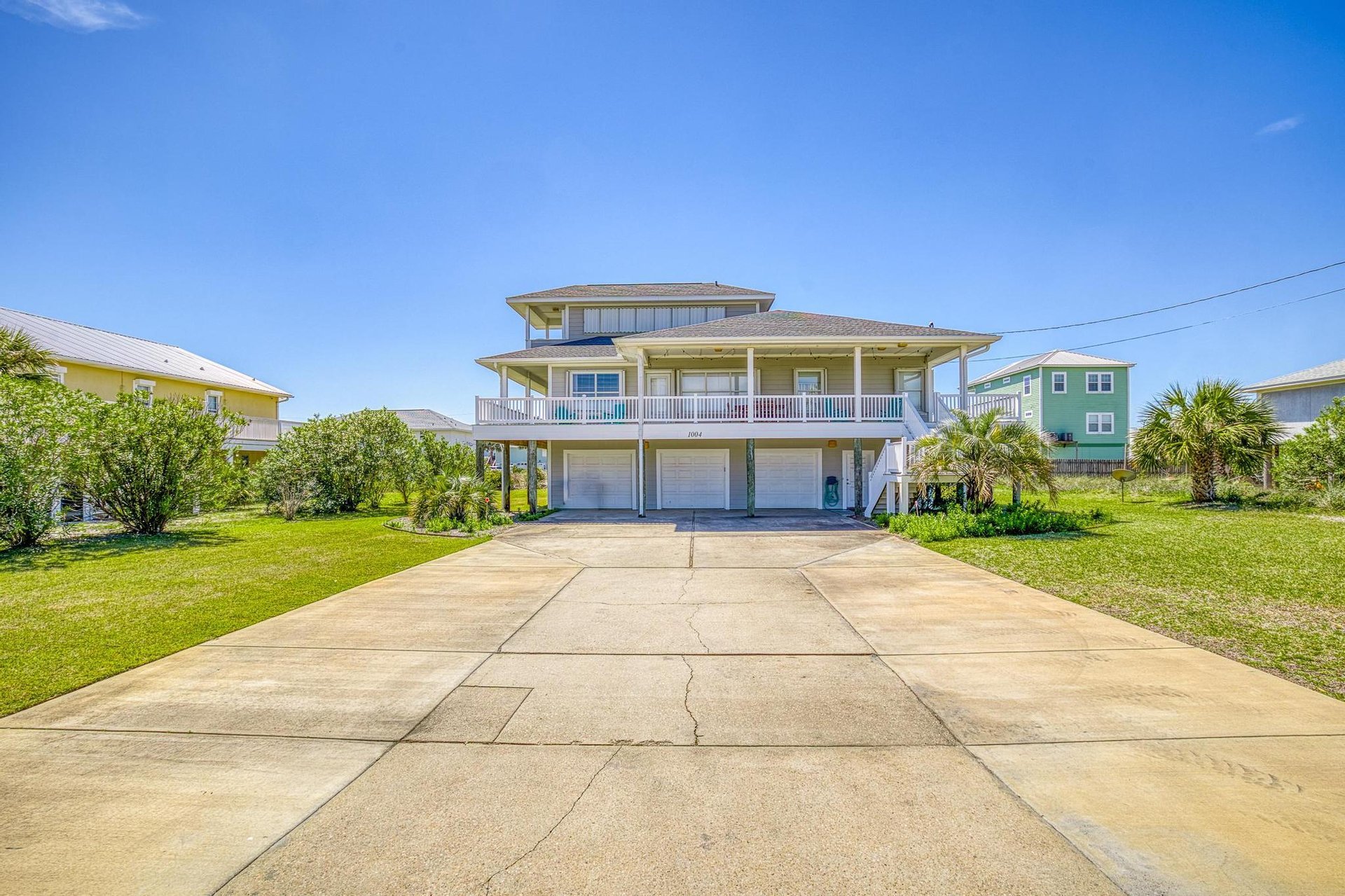 Via De Luna 1004  The Roost 37