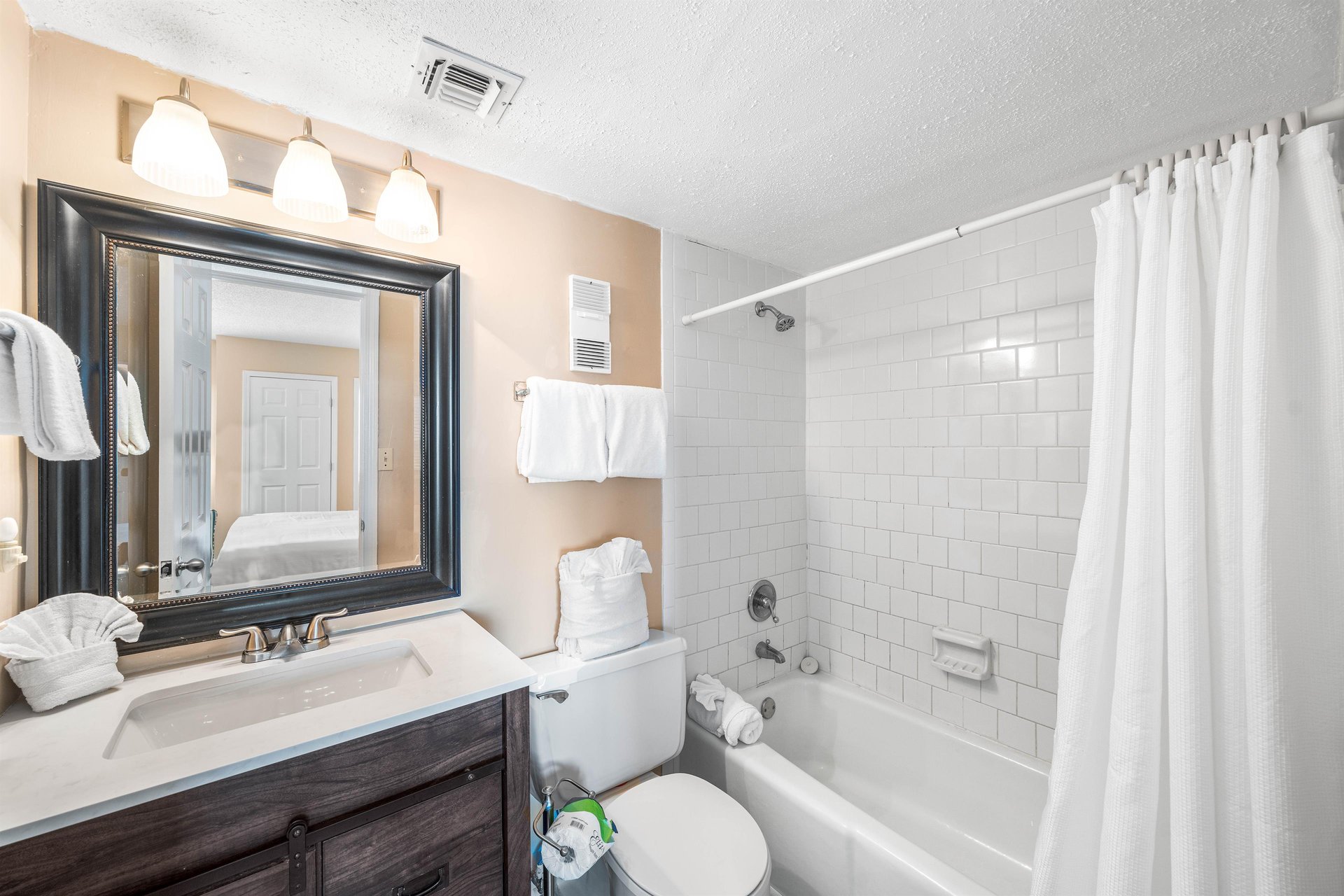 Holiday Surf and Racquet Unit 717 17