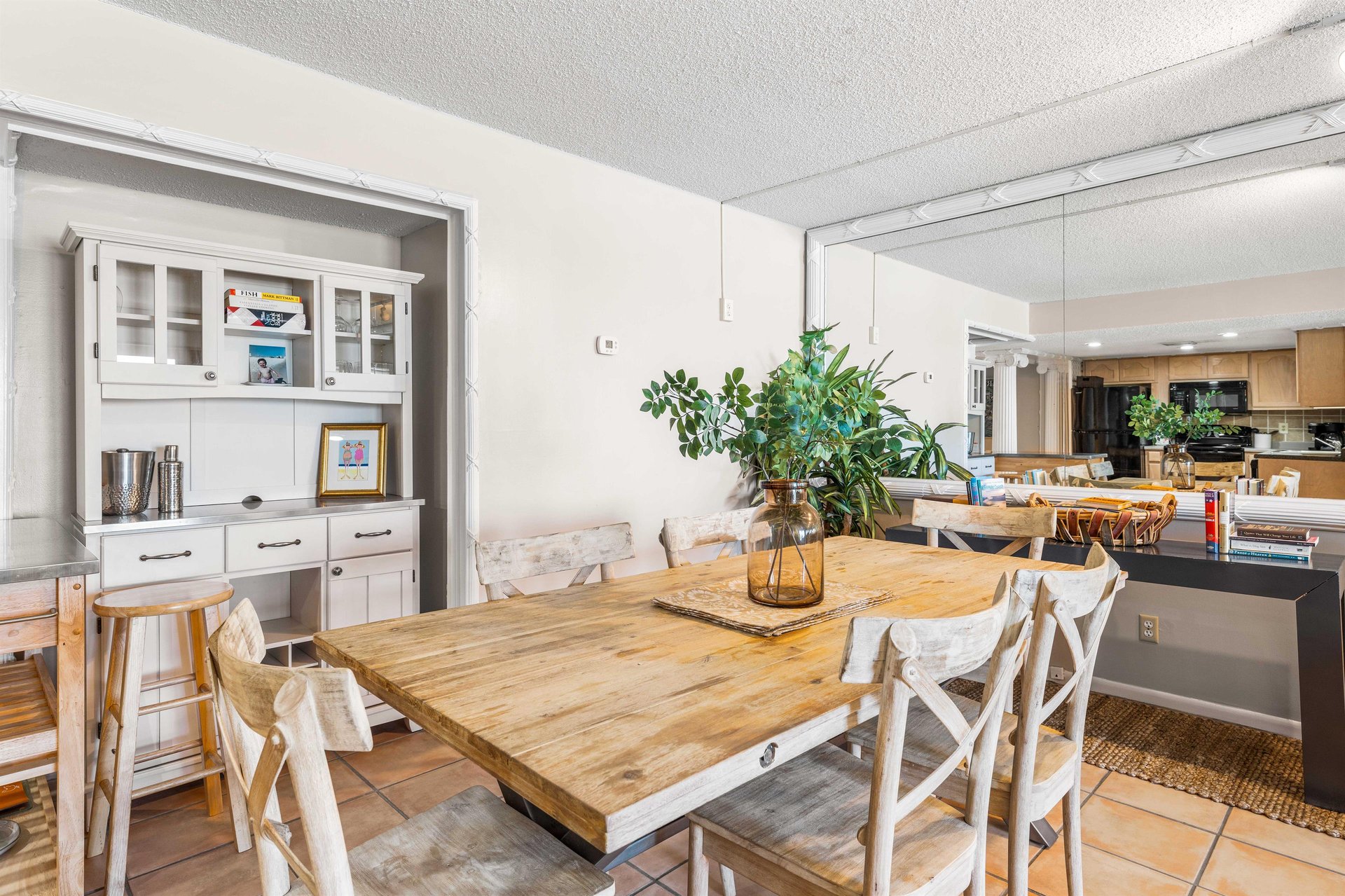 Holiday Surf and Racquet Unit 408 9