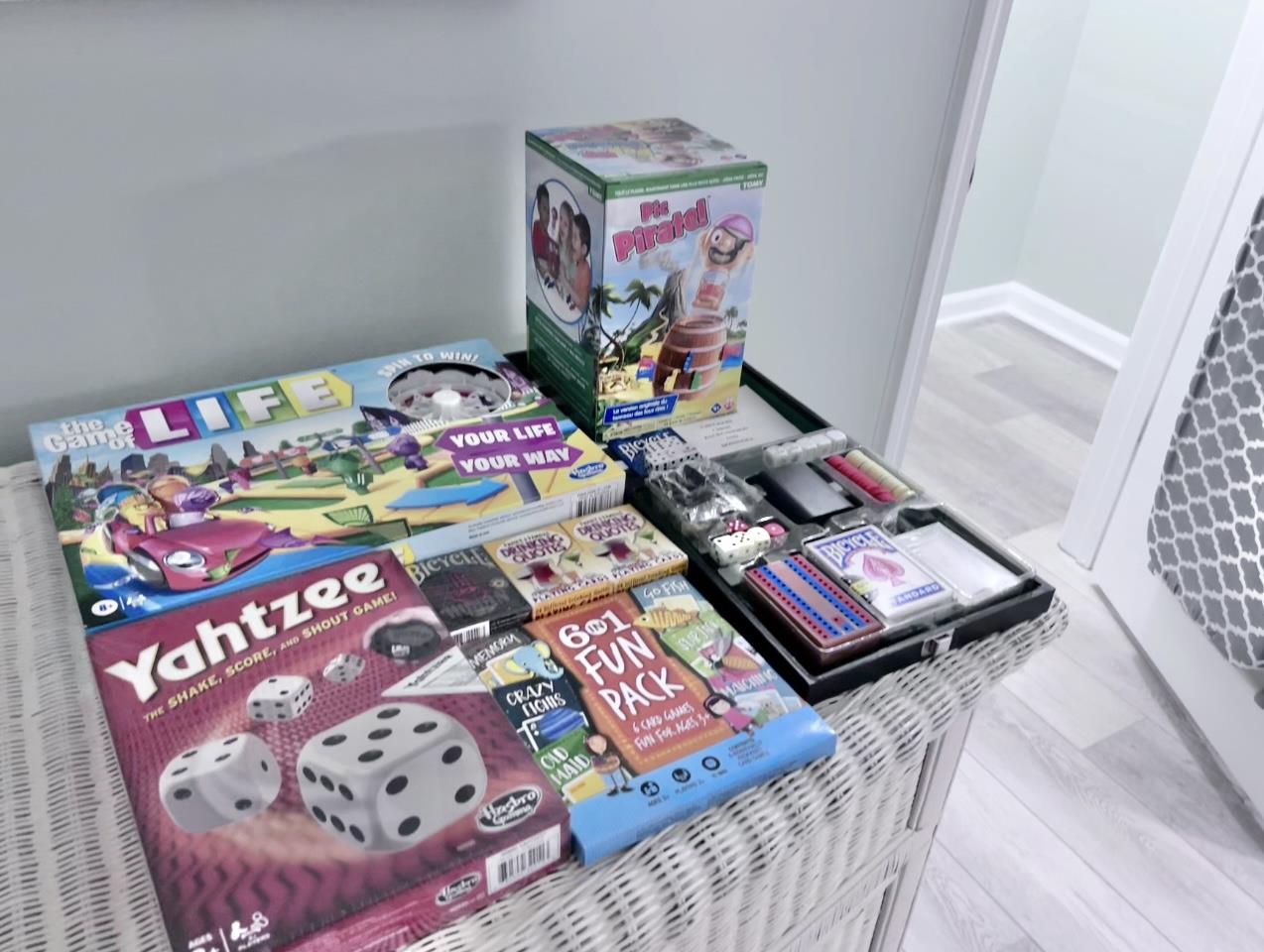 Walkin Closet with Games