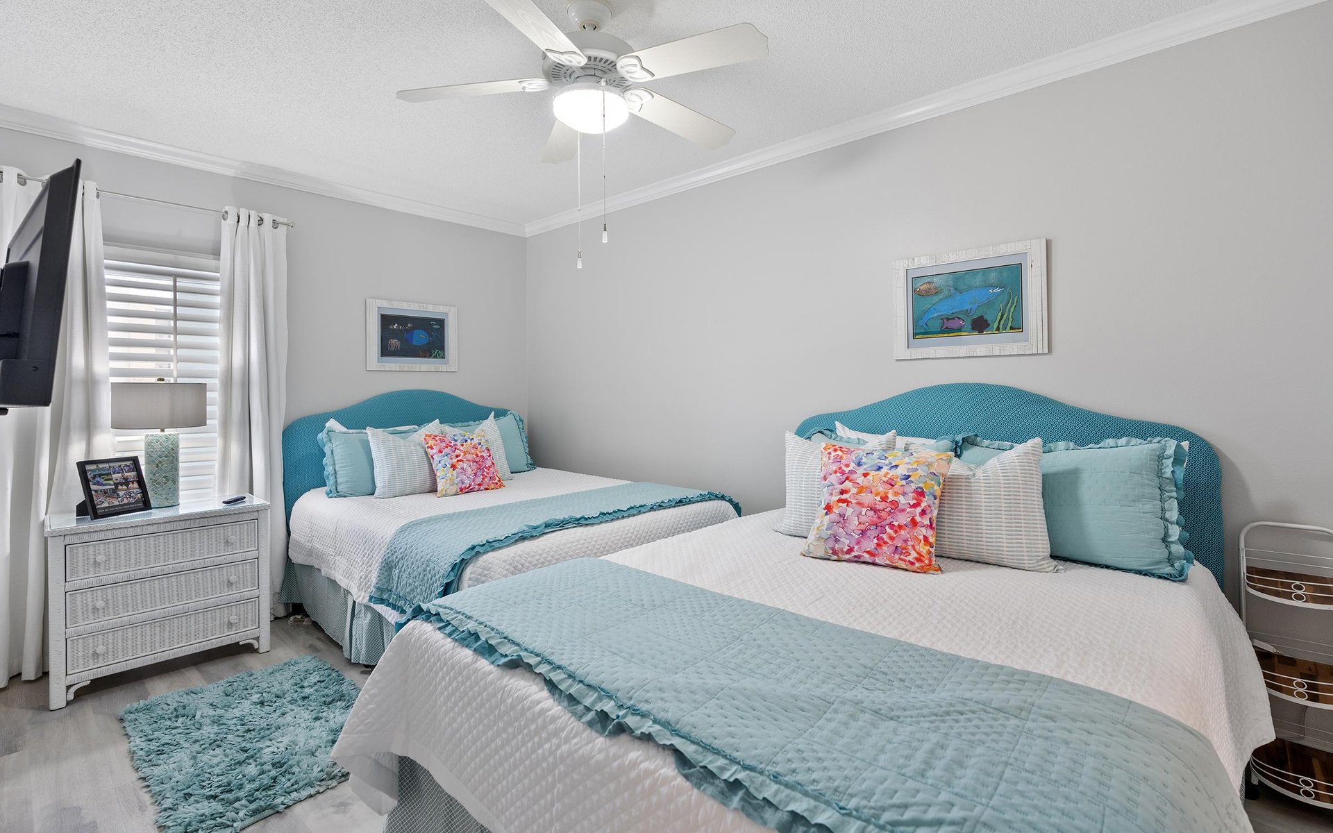 Dolphin Harbor 3H 20