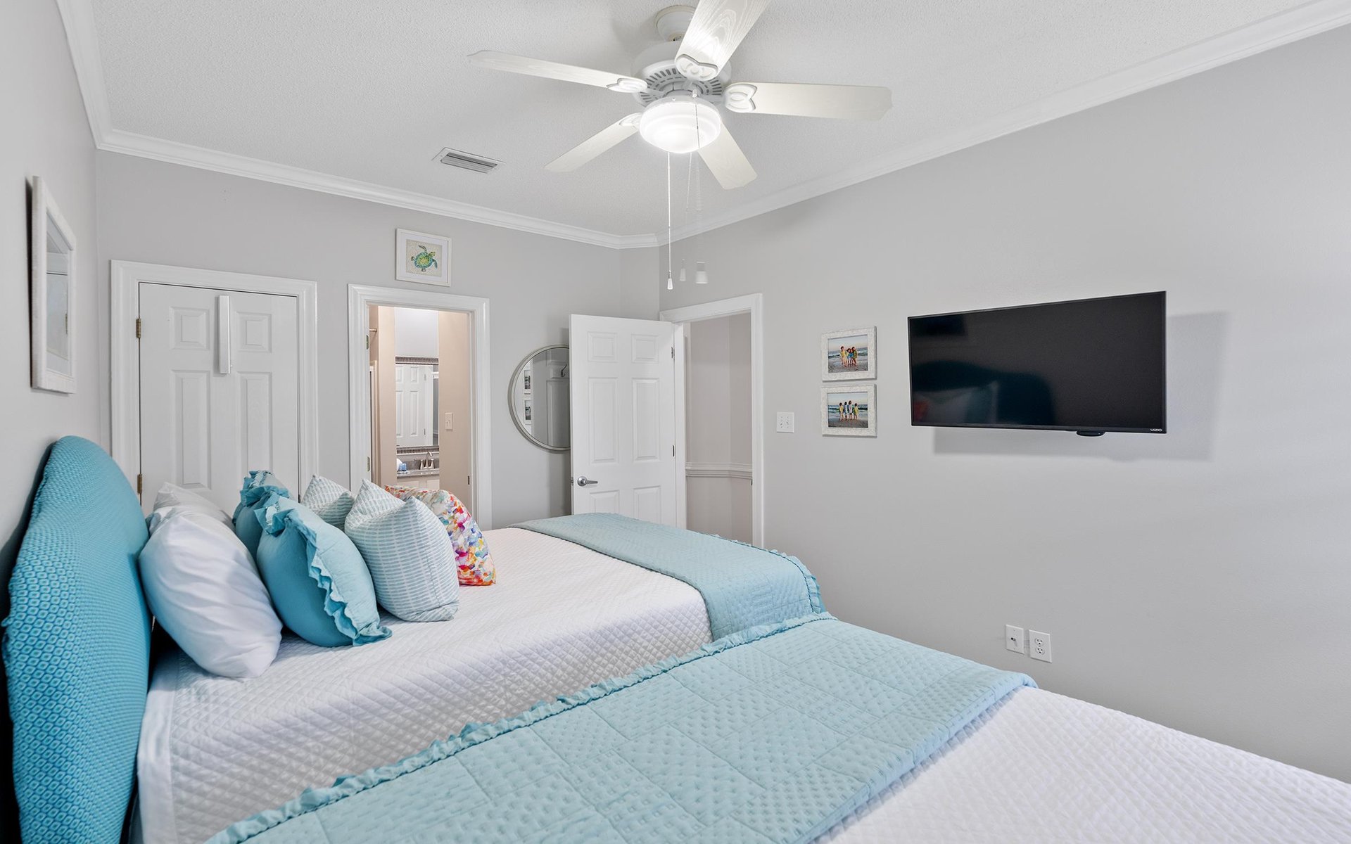 Dolphin Harbor 3H 21