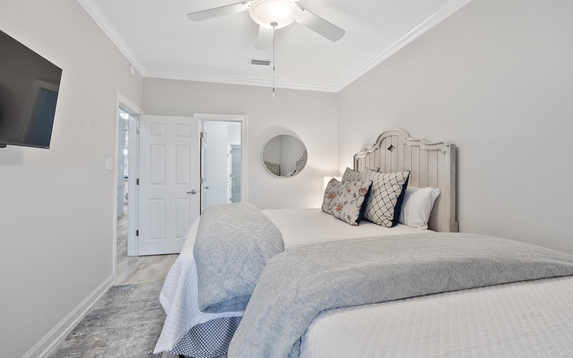 Dolphin Harbor 3H 24