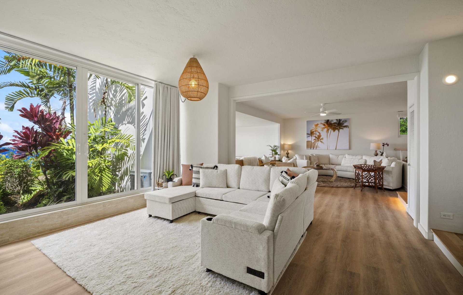 Entrance living area