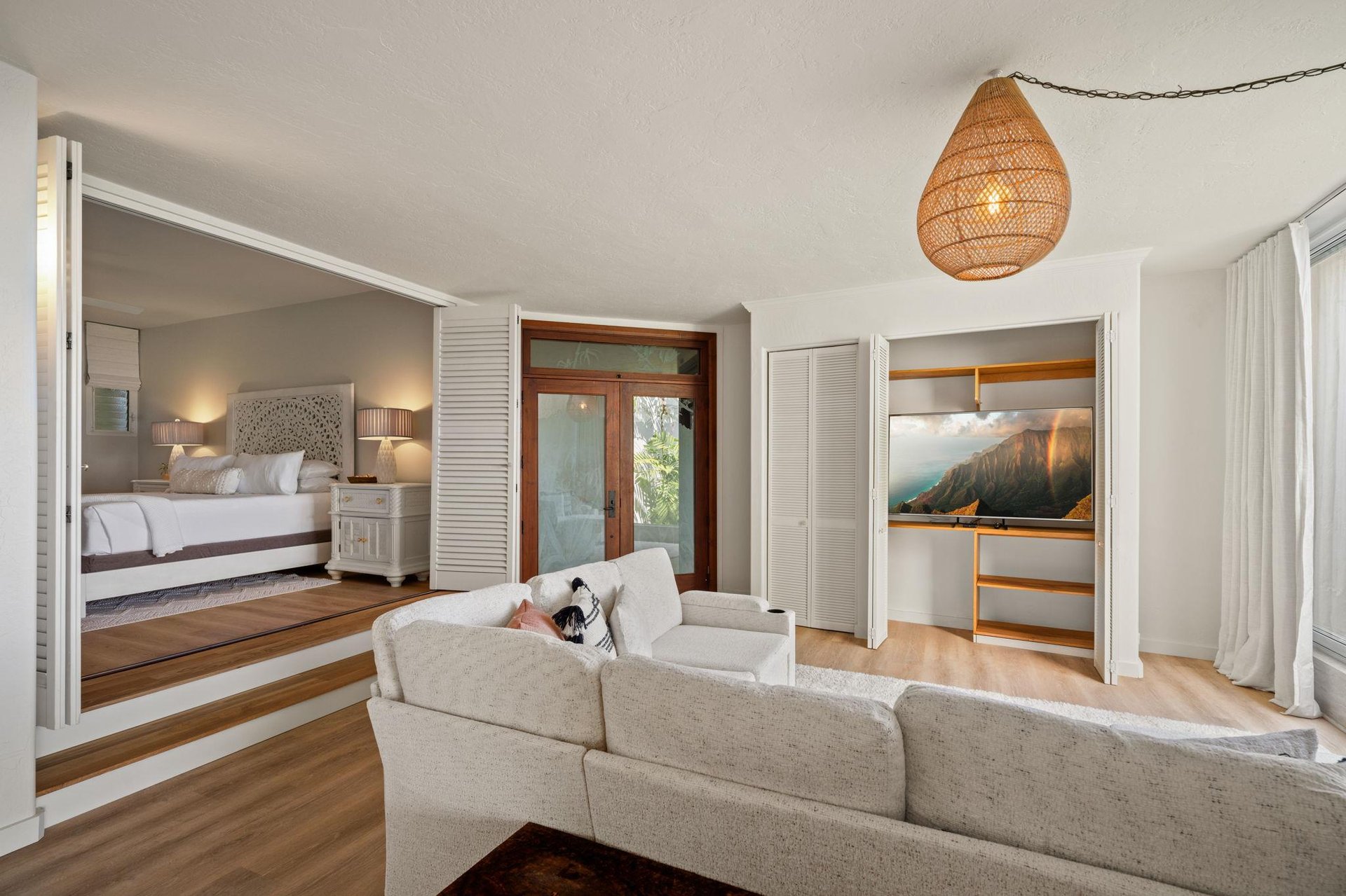 Extra living area and master bedroom