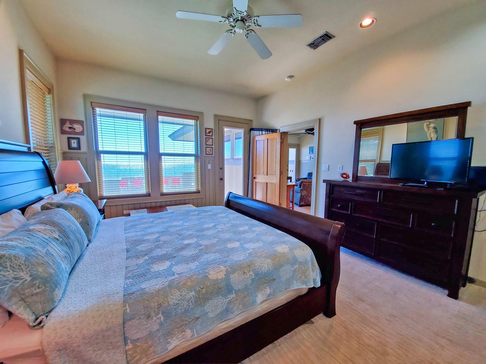 Ariola 102  The Phoenix 28