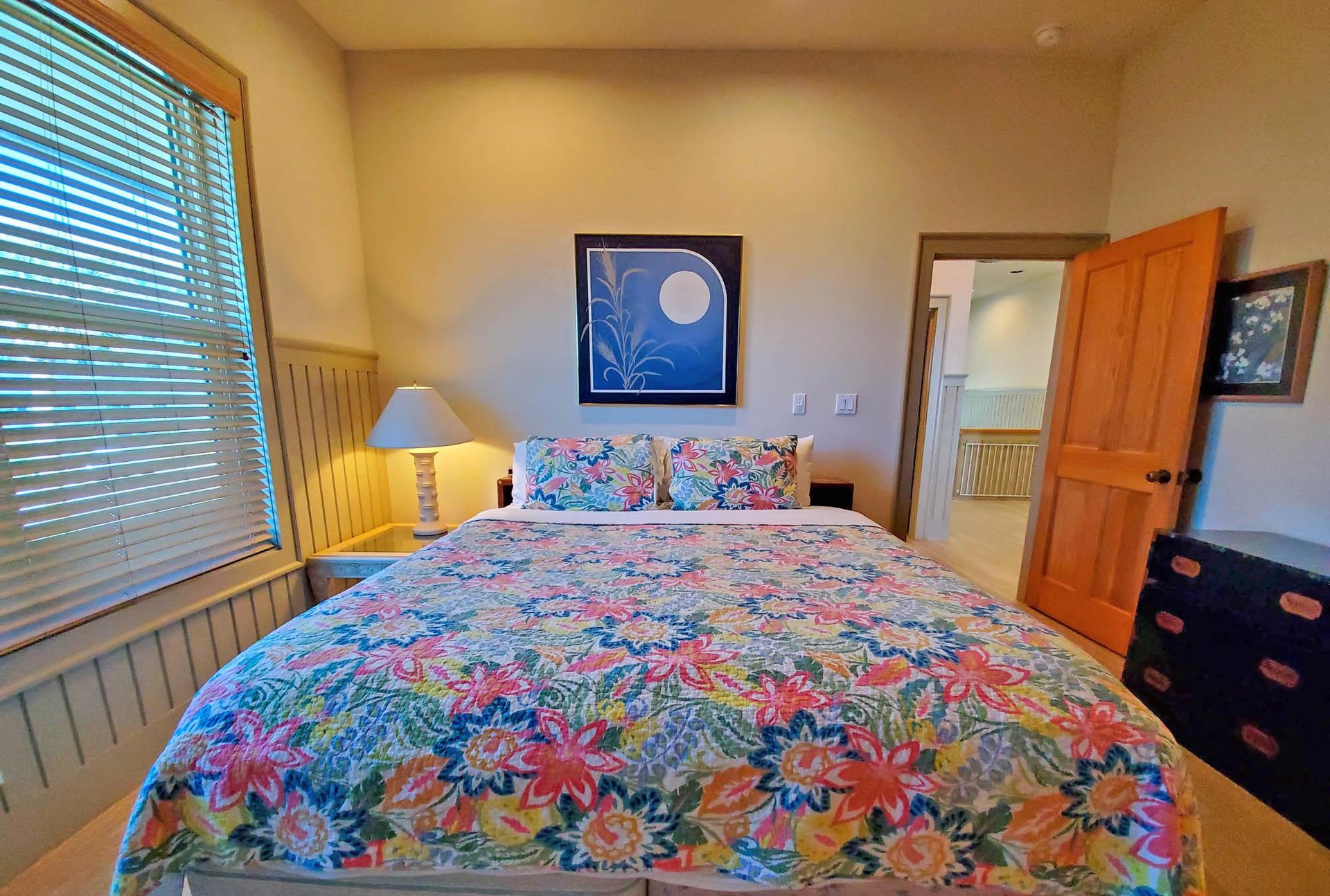 Ariola 102  The Phoenix 32