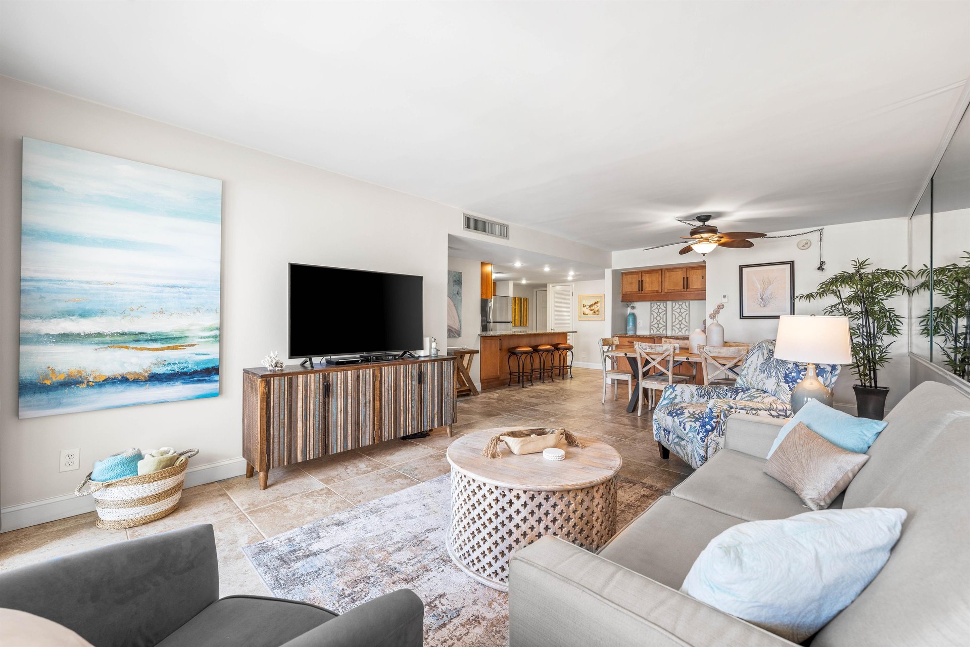 Holiday Surf and Racquet Unit 715 4