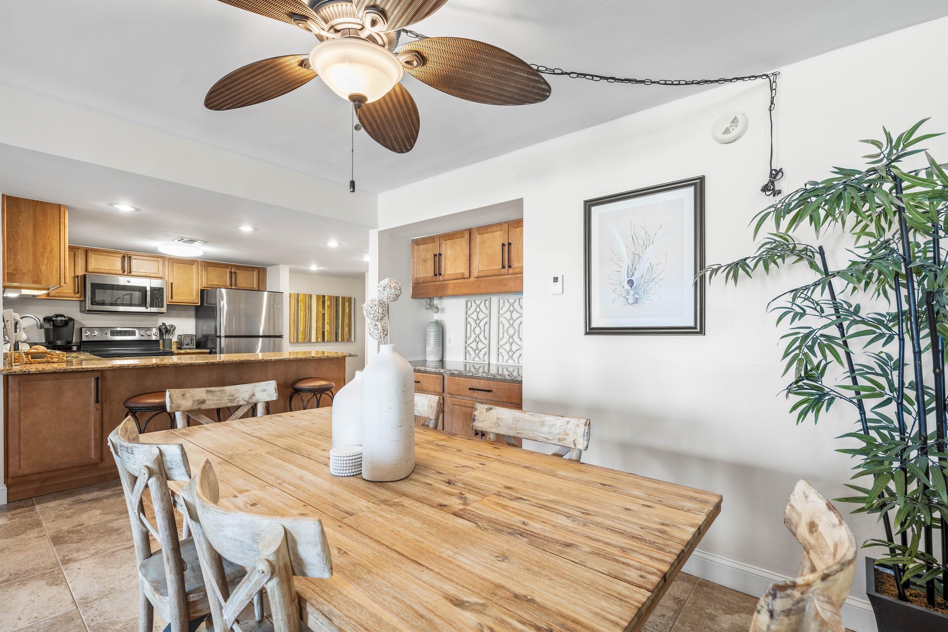 Holiday Surf and Racquet Unit 715 13