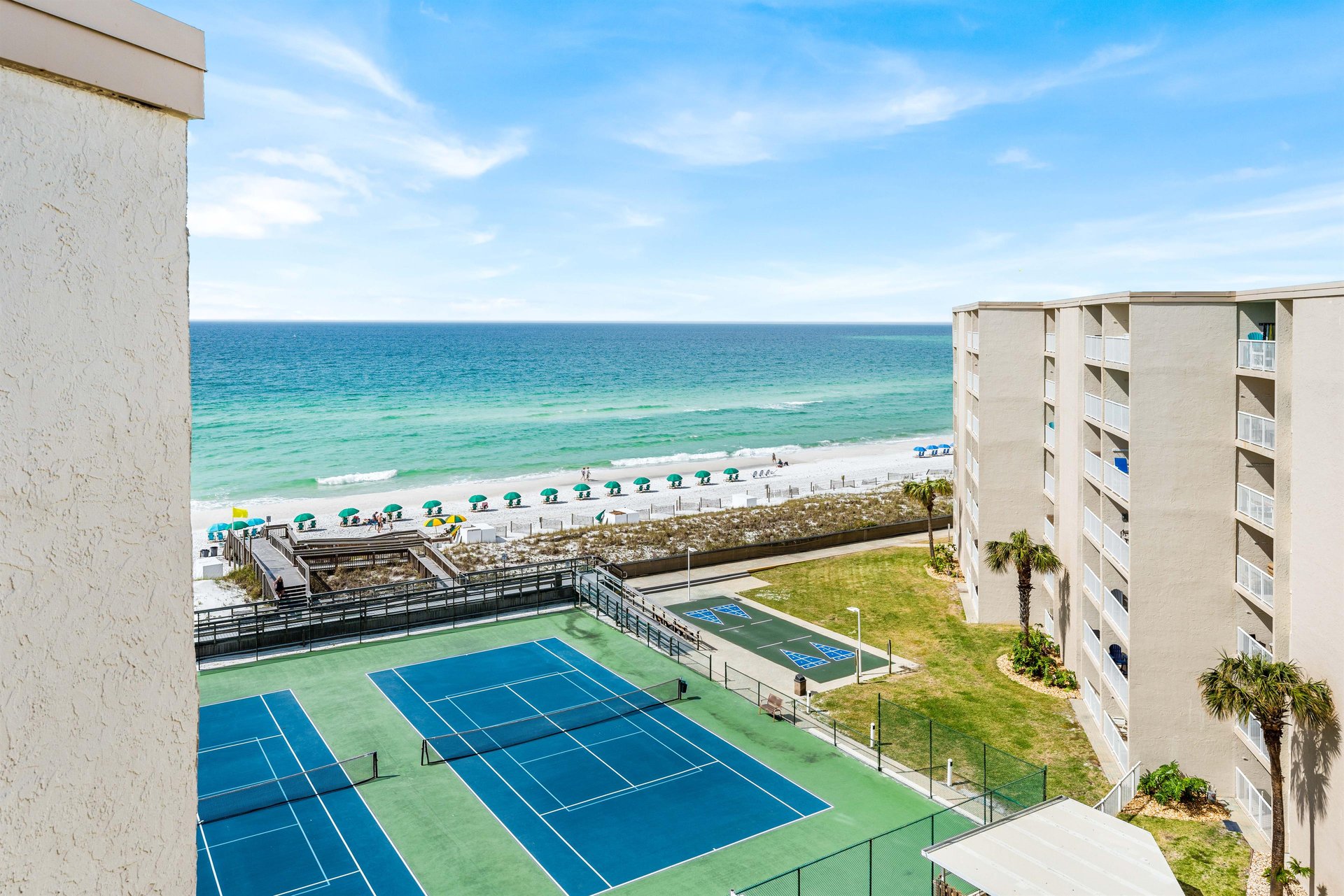 Holiday Surf and Racquet Unit 715 34