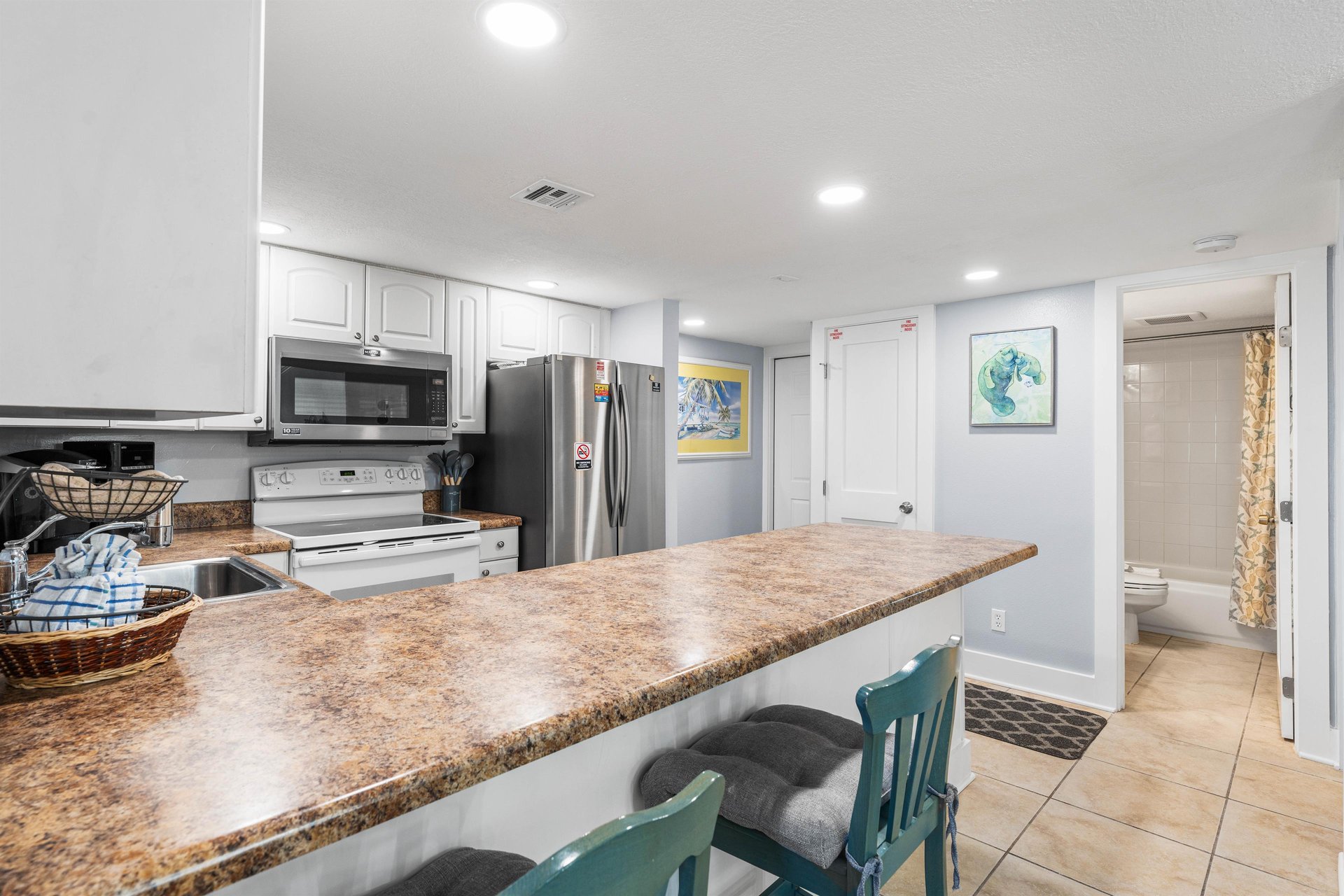 Holiday Surf and Racquet Unit 122 13