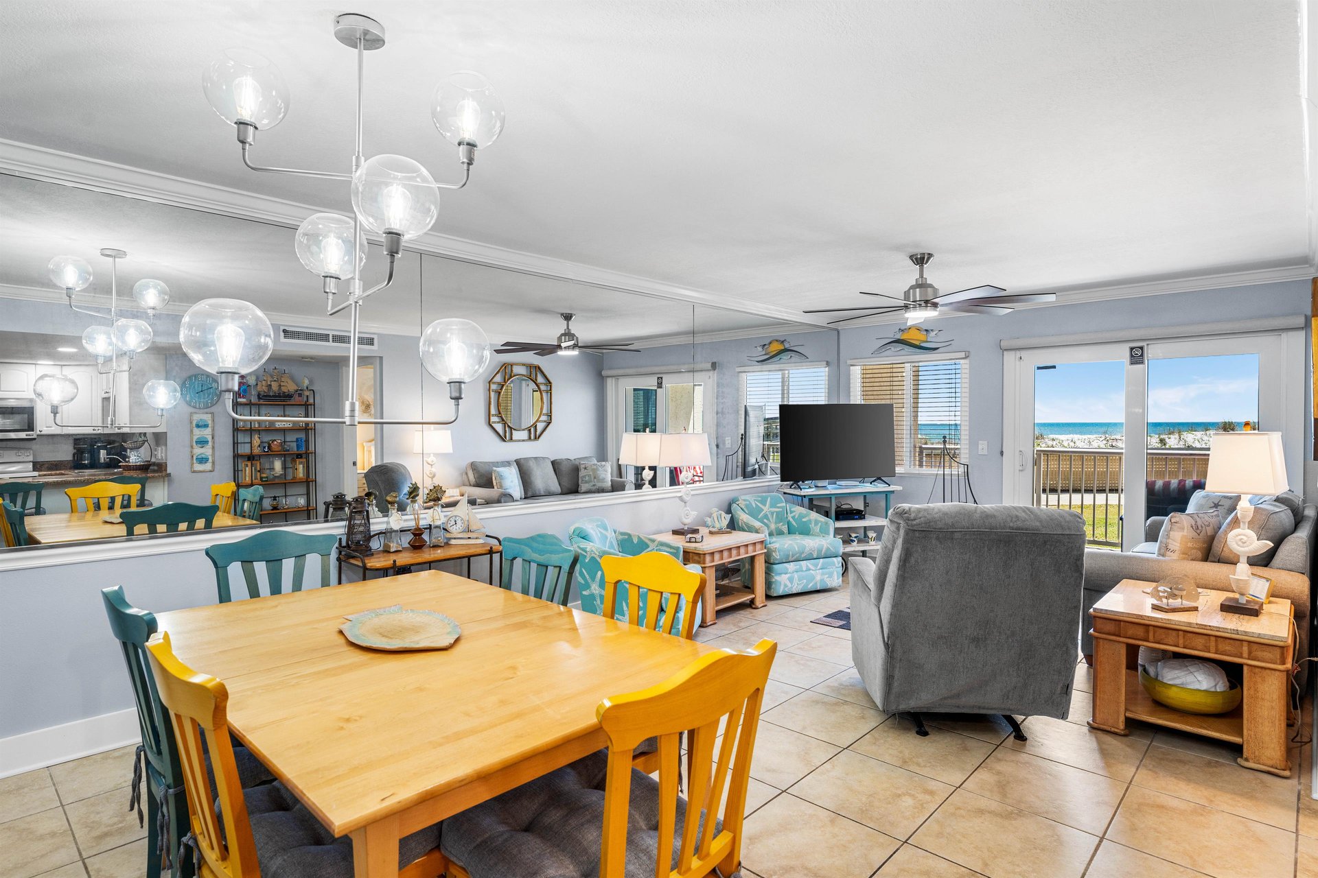 Holiday Surf and Racquet Unit 122 15