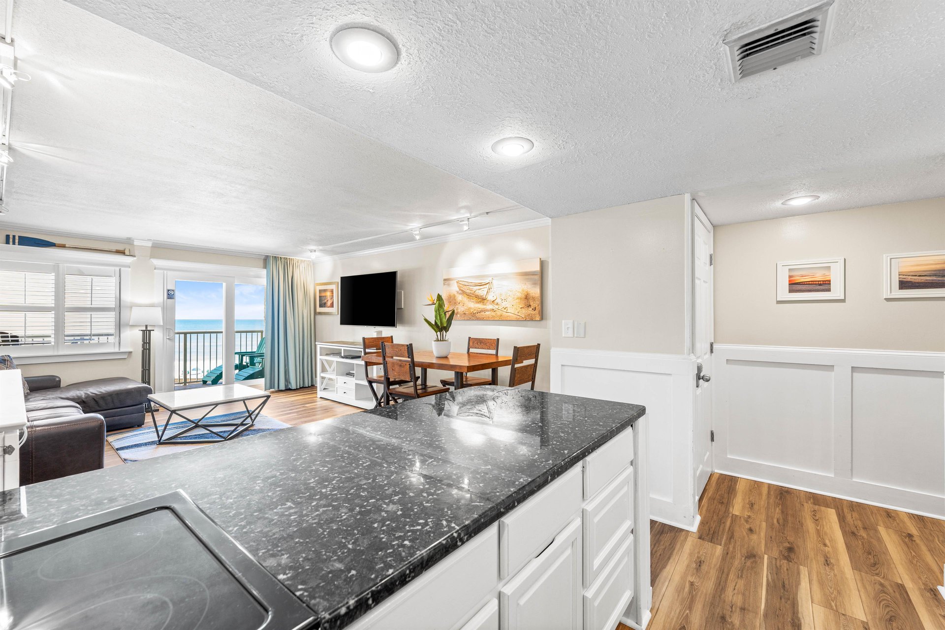 Holiday Surf and Racquet Unit 512 1