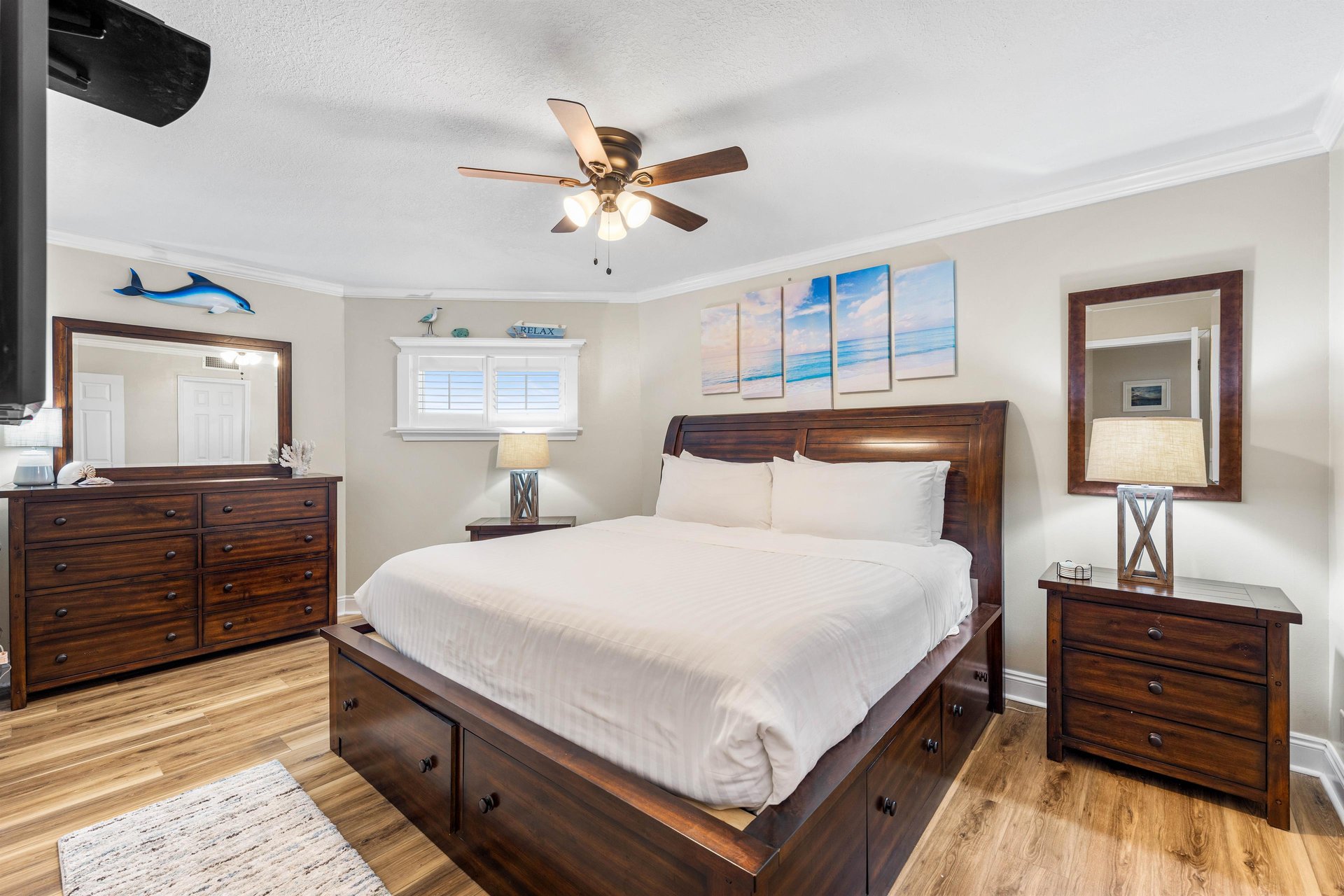 Holiday Surf and Racquet Unit 512 12