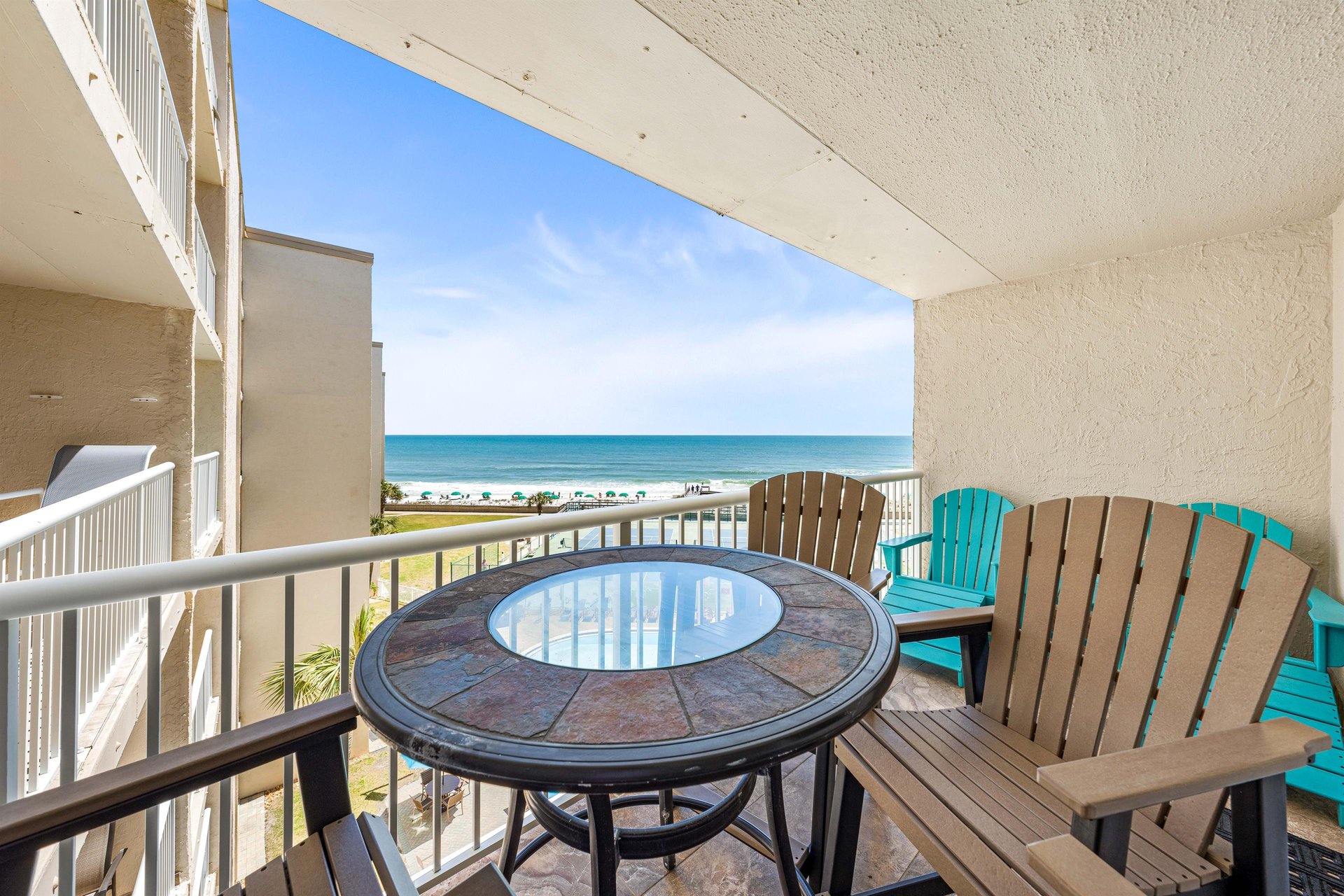 Holiday Surf and Racquet Unit 512 16