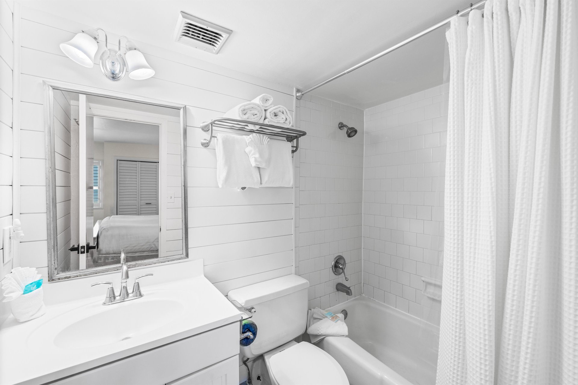 Holiday Surf and Racquet Unit 517 19