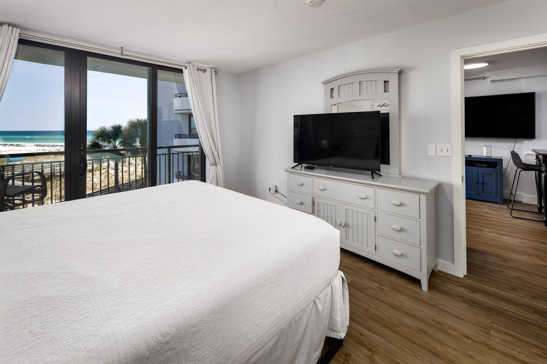 Nautilus Unit 2307 6