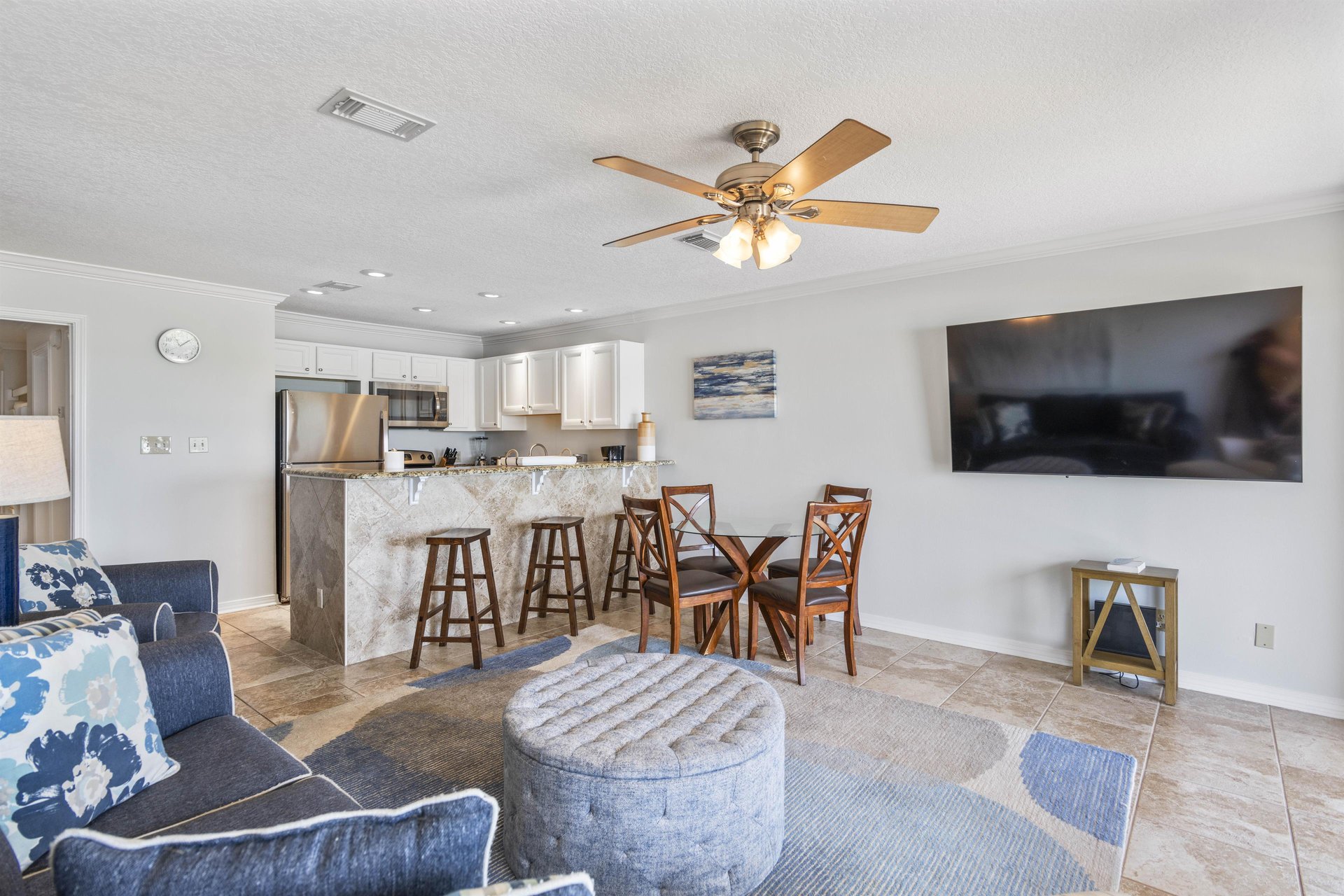 Coral Reef Club 04 4