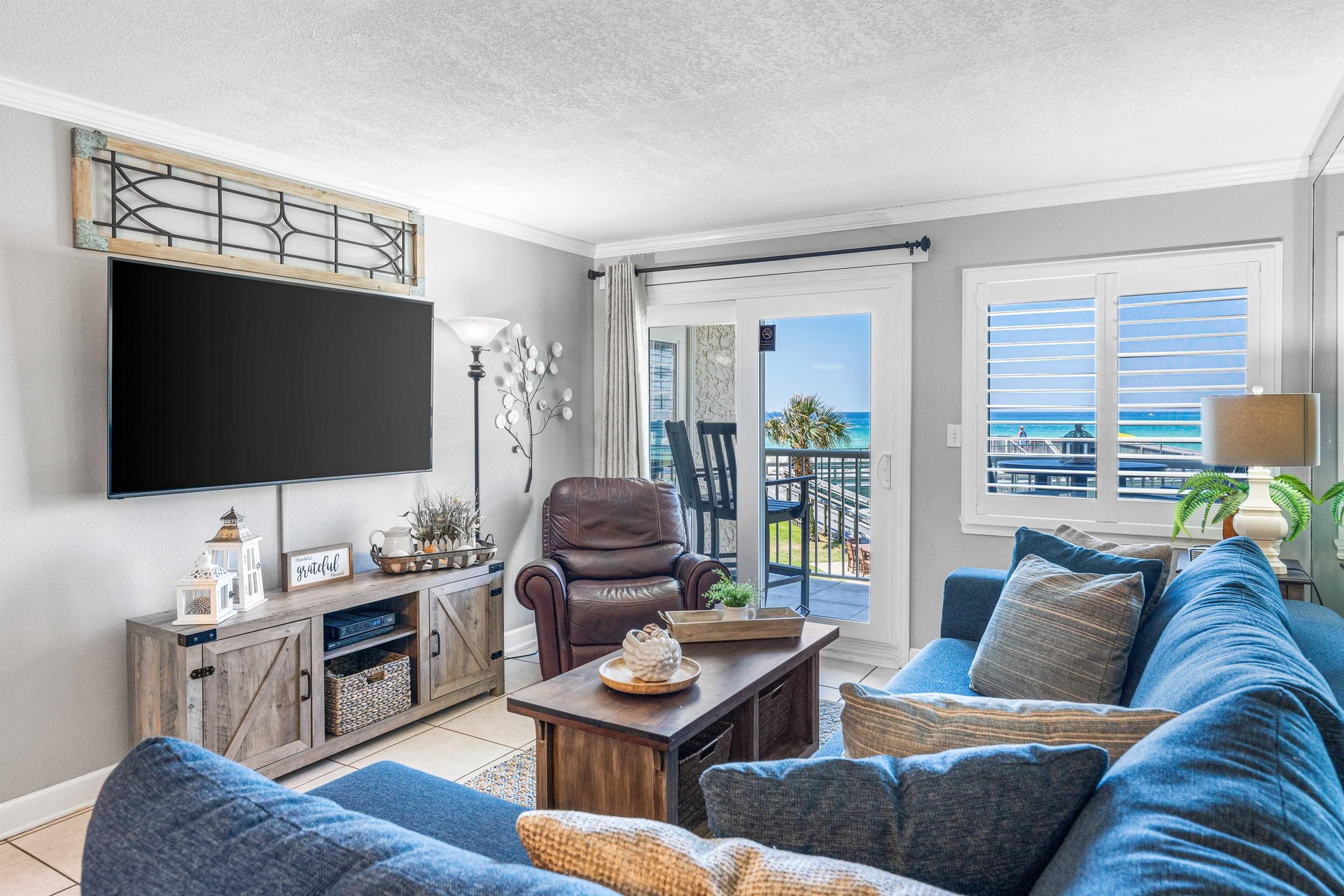 Holiday Surf and Racquet Unit 218 14