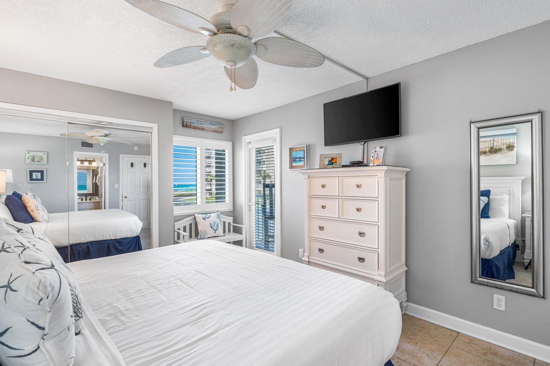 Holiday Surf and Racquet Unit 218 17