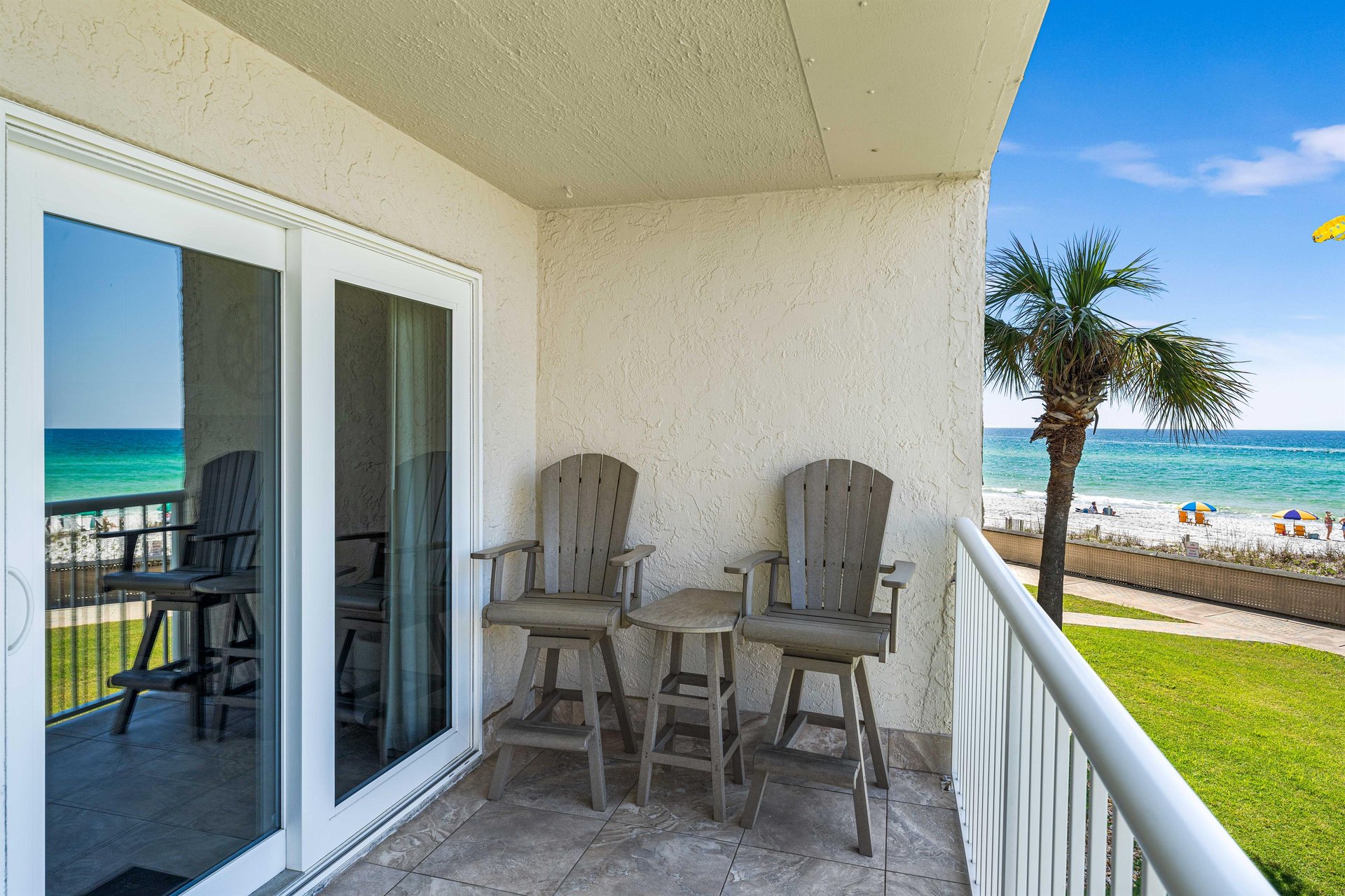 Holiday Surf and Racquet Unit 220 20