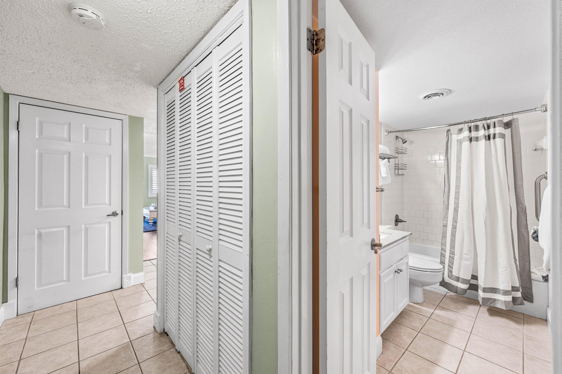 Holiday Surf and Racquet Unit 313 6