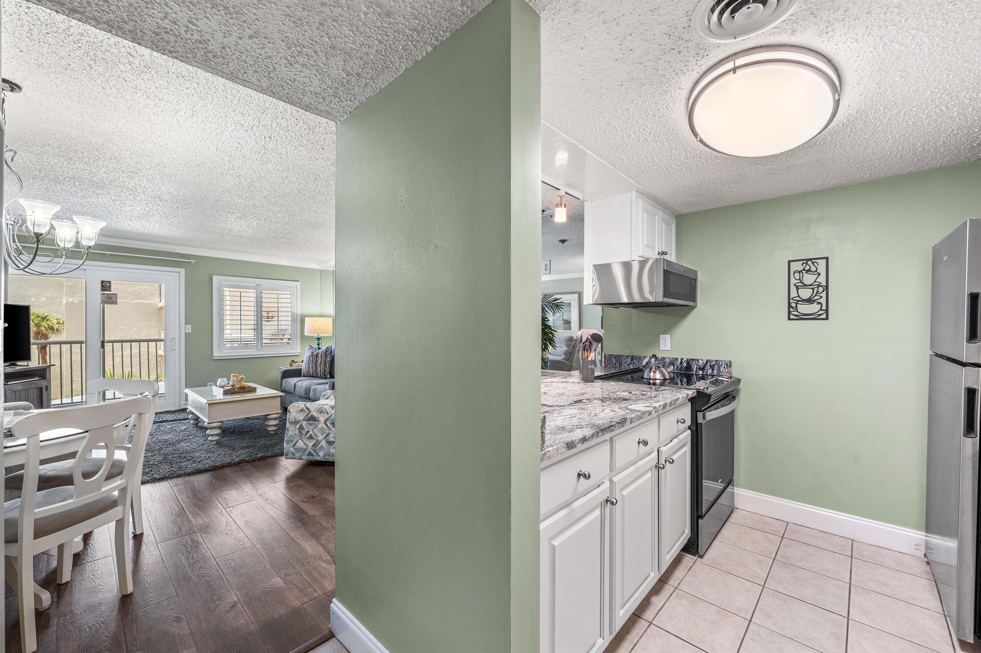 Holiday Surf and Racquet Unit 313 9