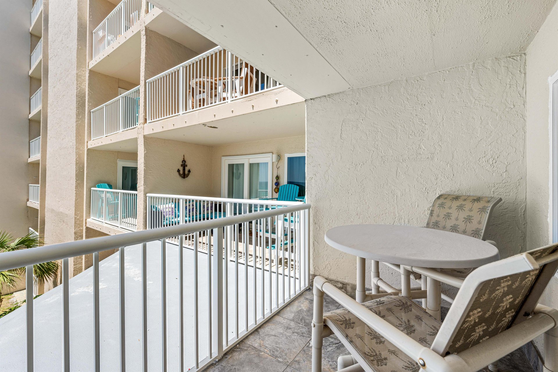 Holiday Surf and Racquet Unit 313 18