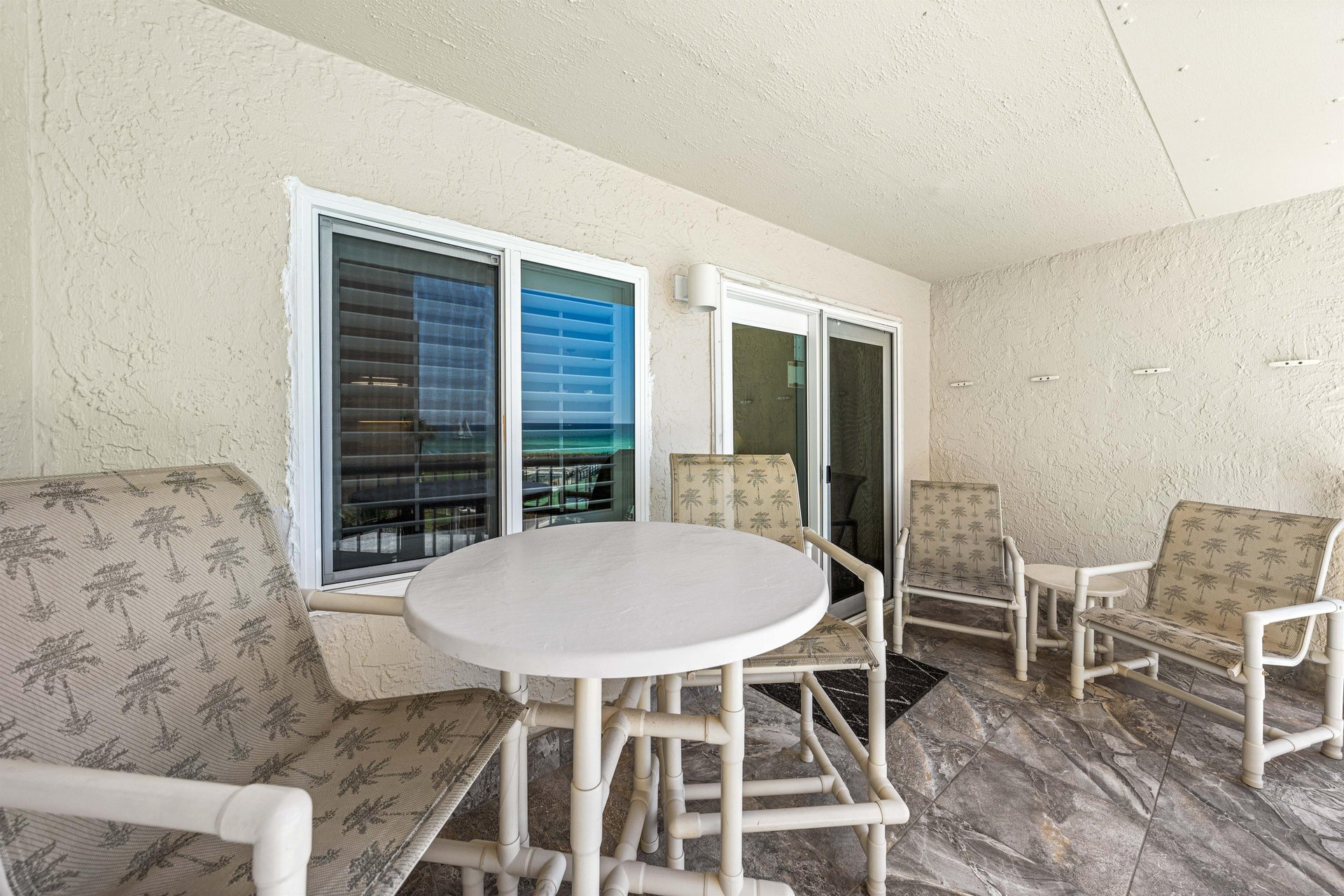 Holiday Surf and Racquet Unit 313 19