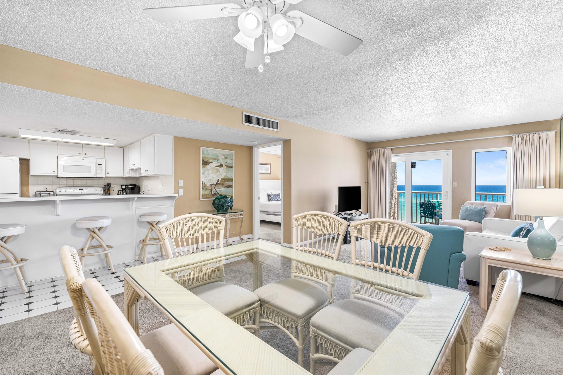 Holiday Surf and Racquet Unit 701 7