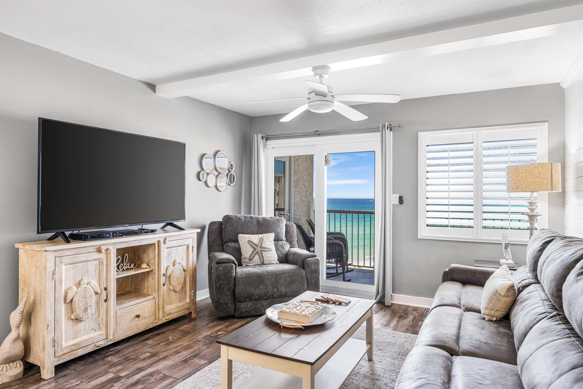 Holiday Surf and Racquet Unit 620 14