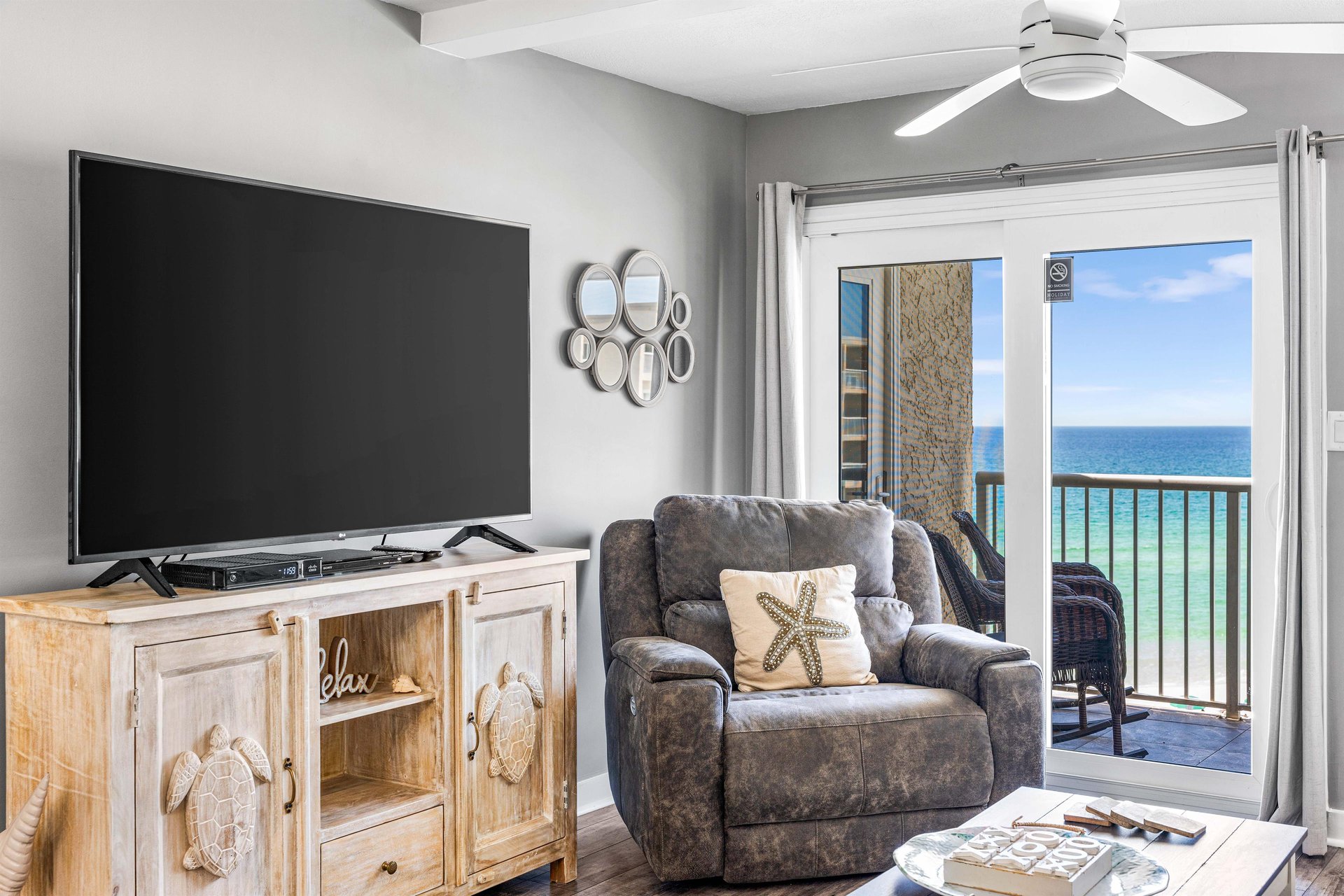 Holiday Surf and Racquet Unit 620 15