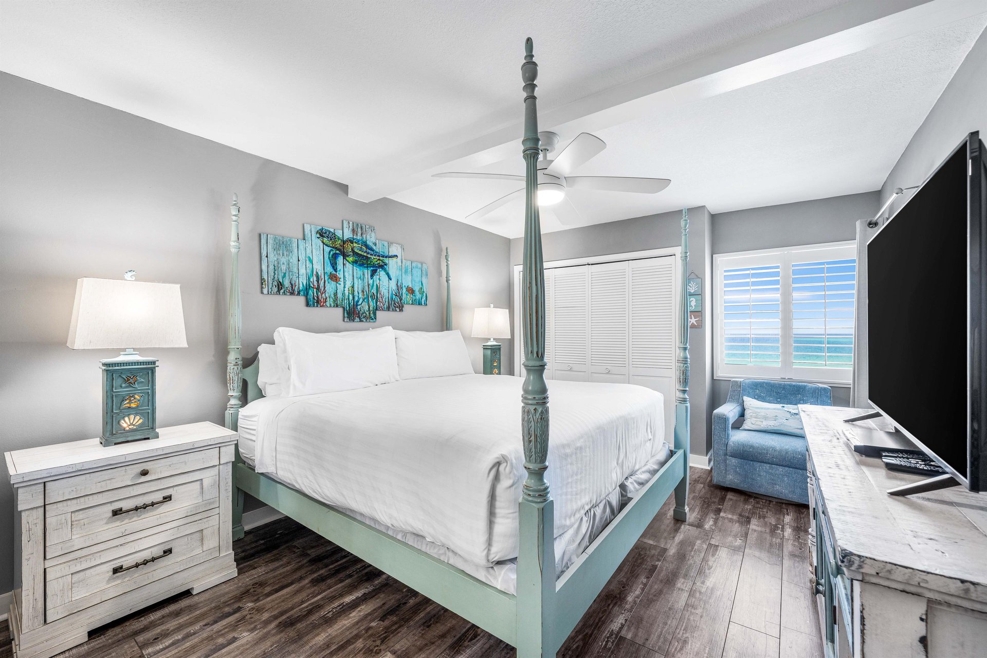 Holiday Surf and Racquet Unit 620 18